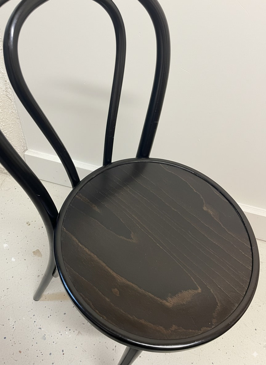 Chaise bistrot haute style Thonet noir Cartel de Belleville
