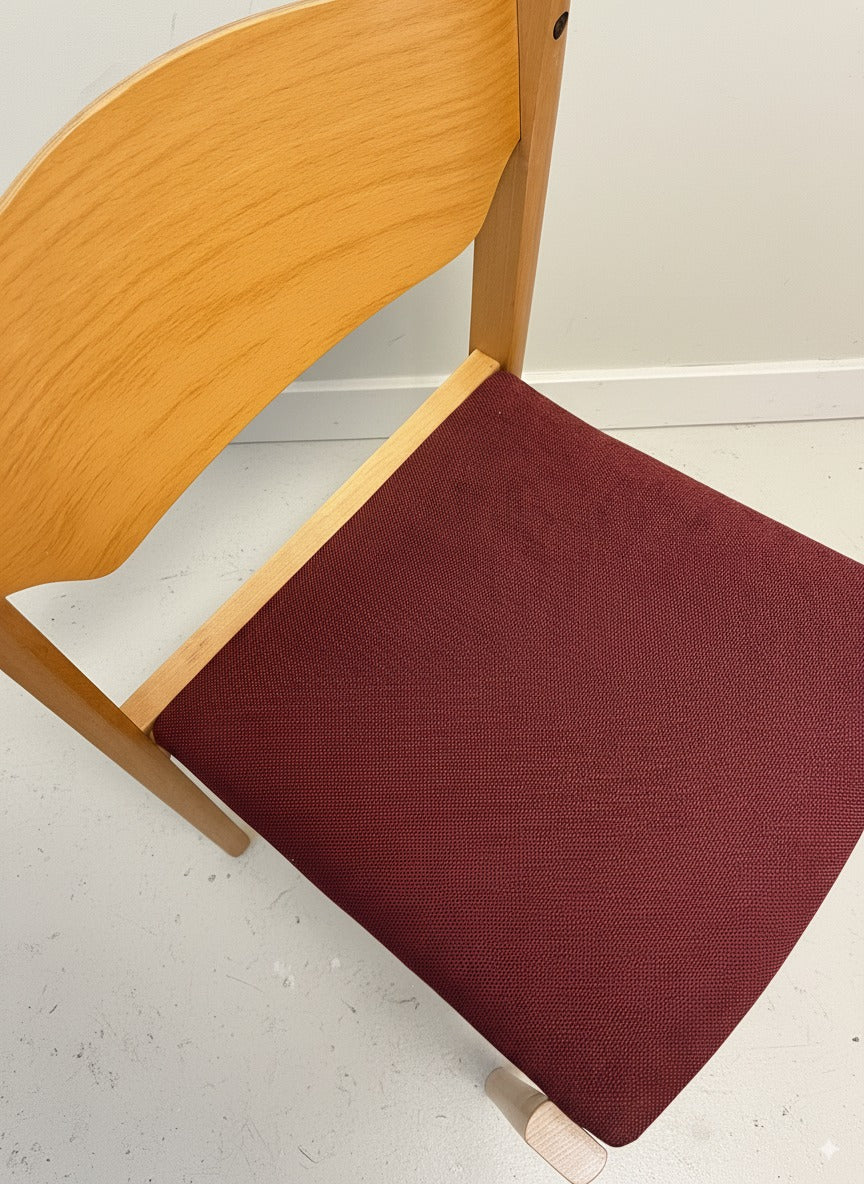 Chaise style scandinave chêne et bordeaux