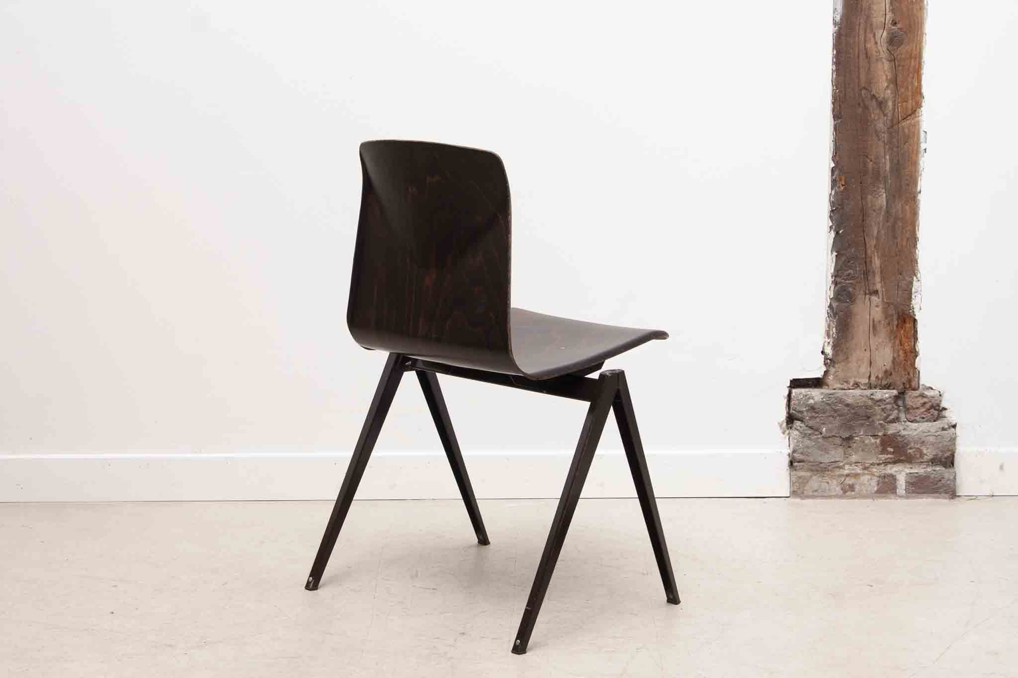 Chaise Galvanitas S22 ébène et marron Cartel de Belleville