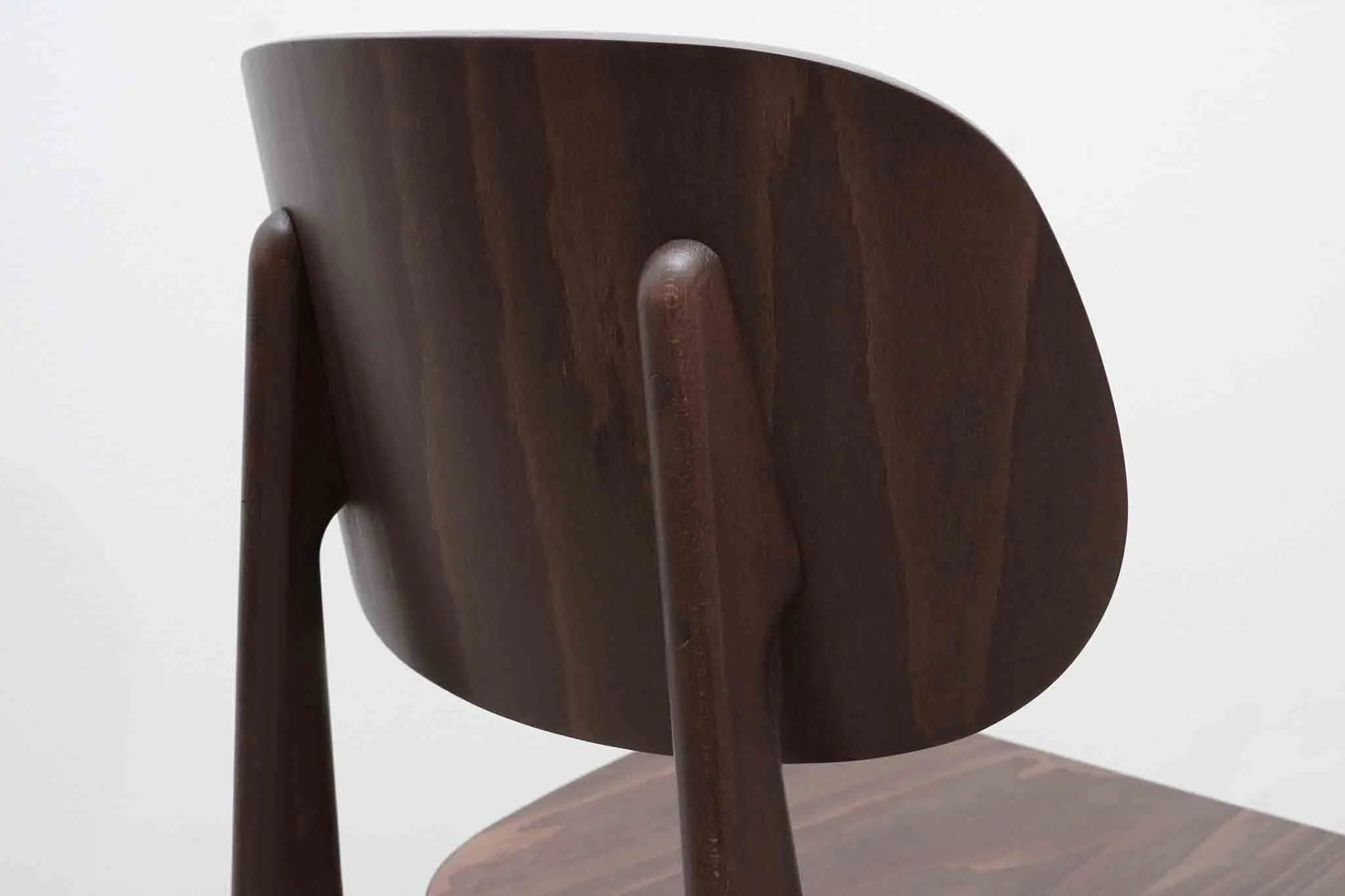 Chaise en bois style Japonais Cartel de Belleville