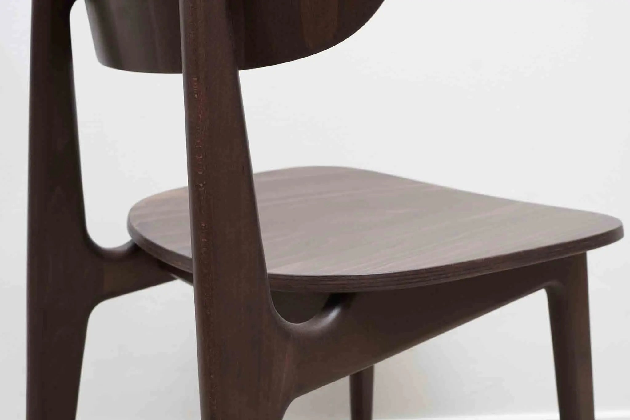Chaise en bois style Japonais Cartel de Belleville