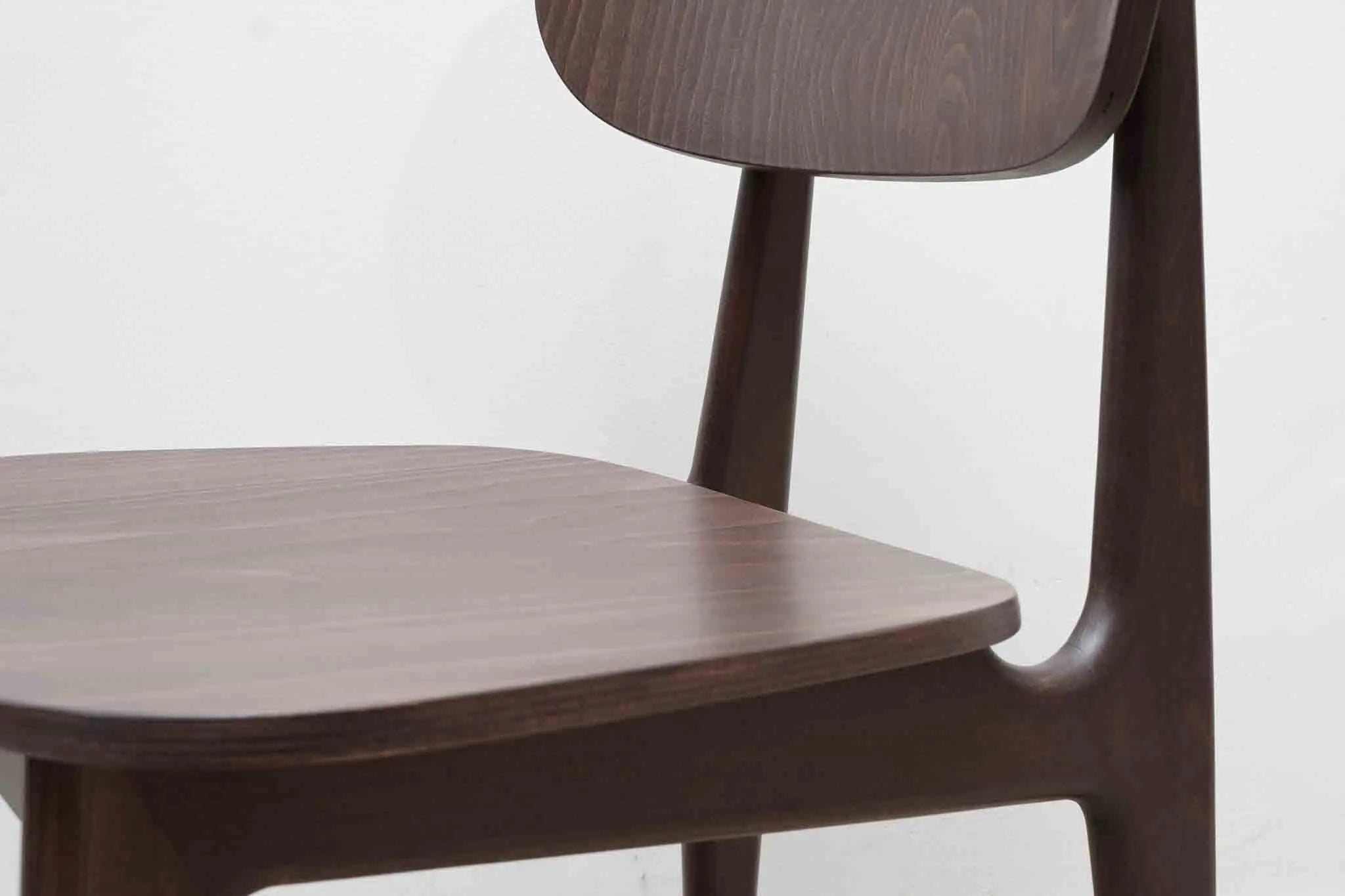 Chaise en bois style Japonais Cartel de Belleville