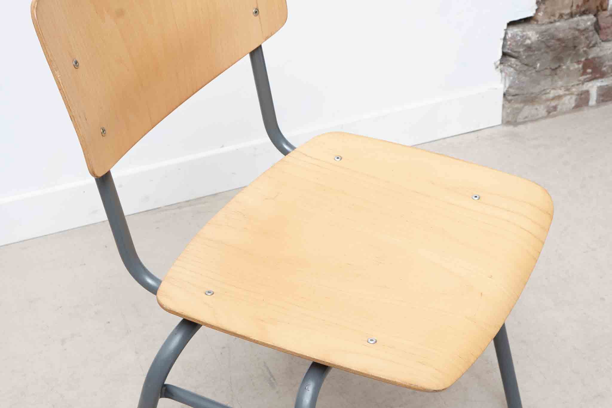 Chaise Ahrend hêtre et gris