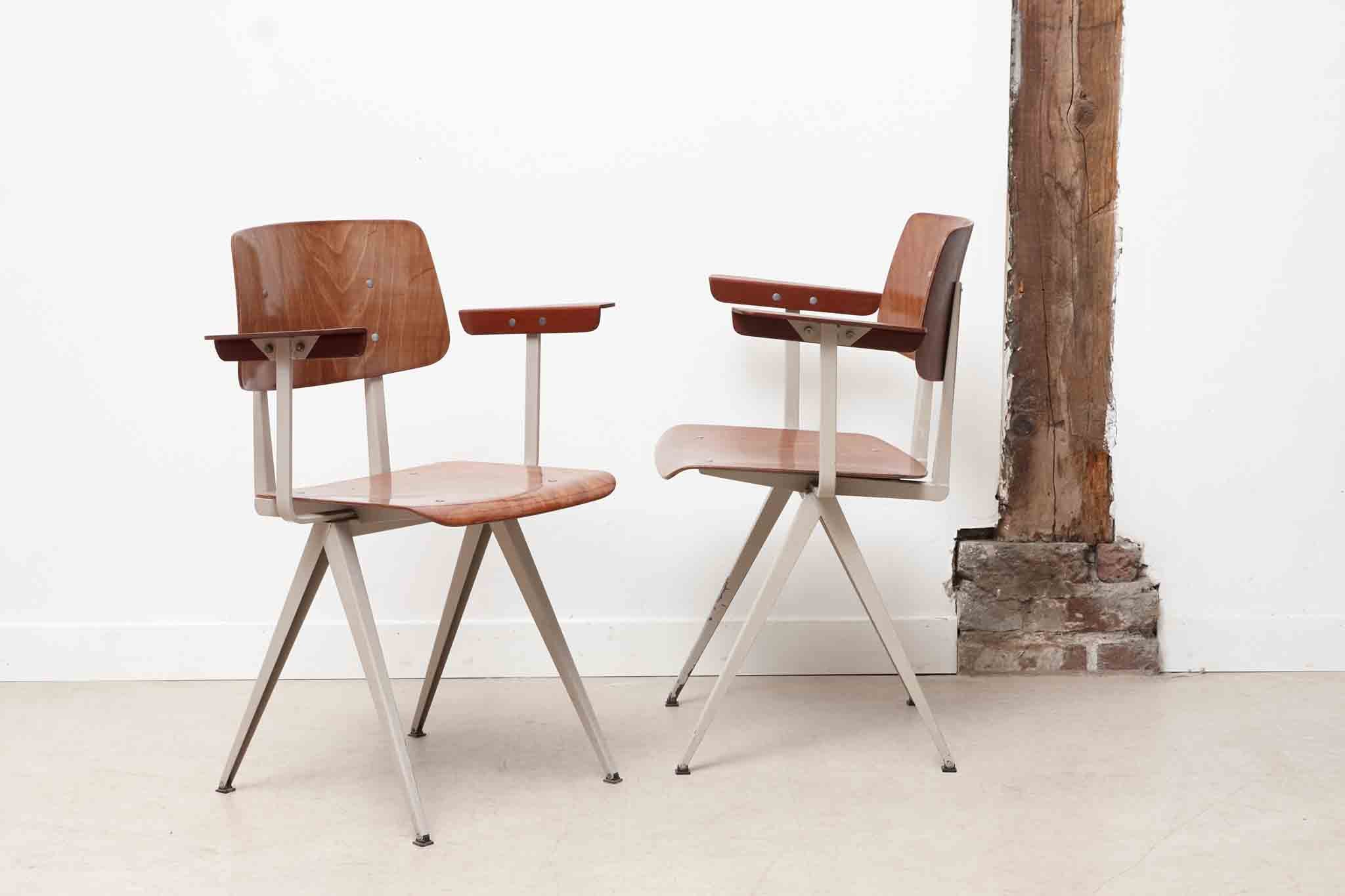 Chaise Galvanitas S16 accoudoirs chêne / beige