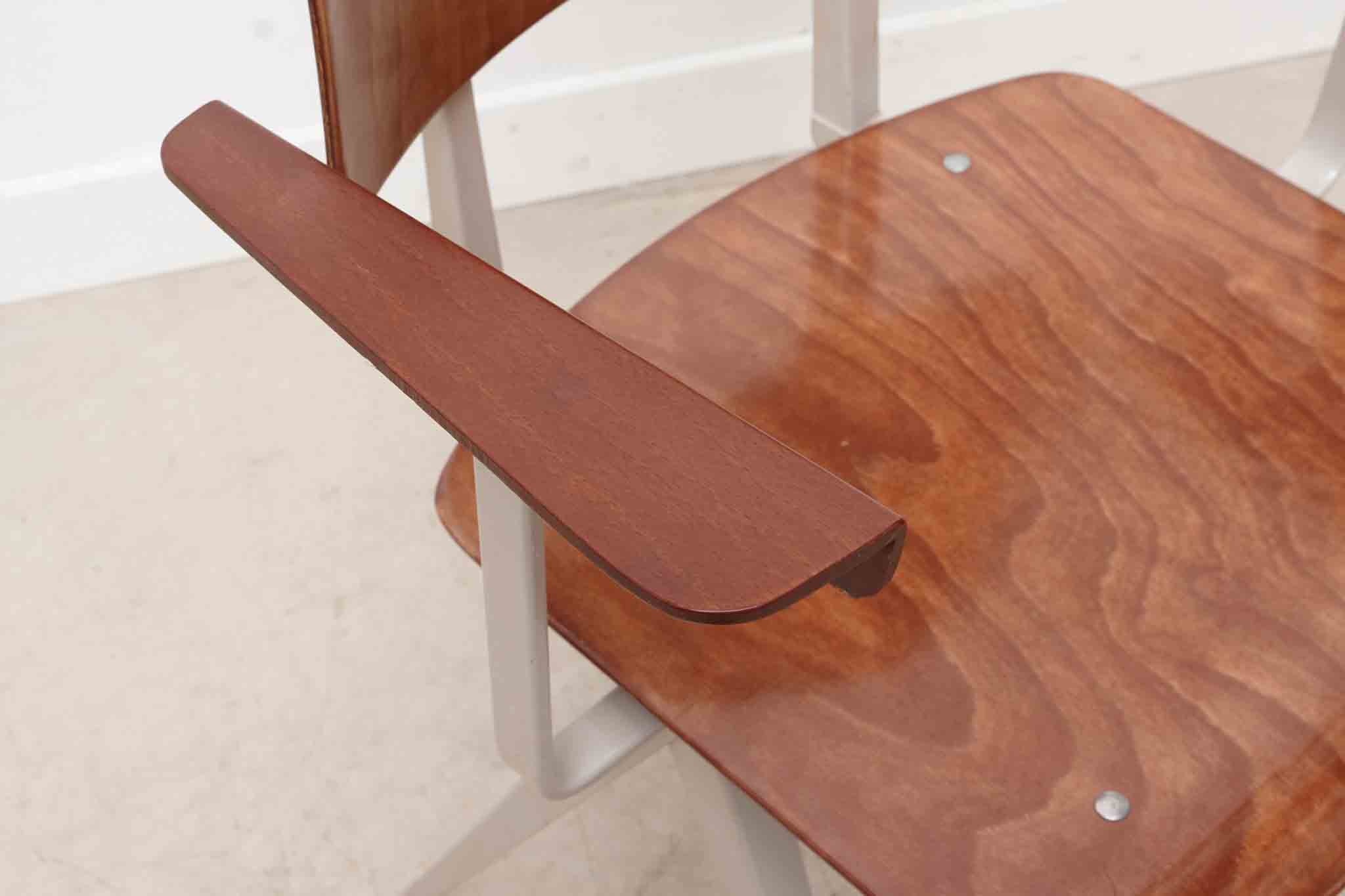 Chaise Galvanitas S16 accoudoirs chêne / beige