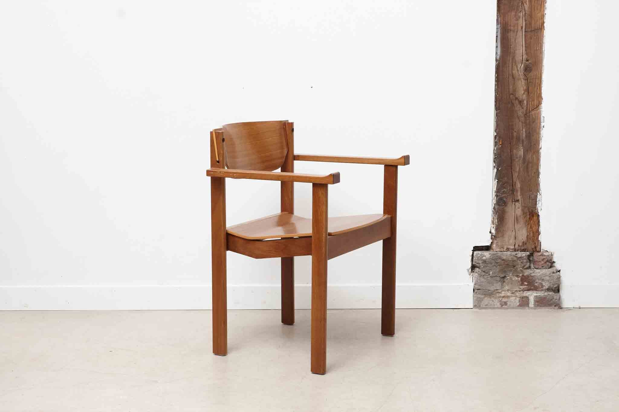 Chaise style scandinave avec accoudoirs