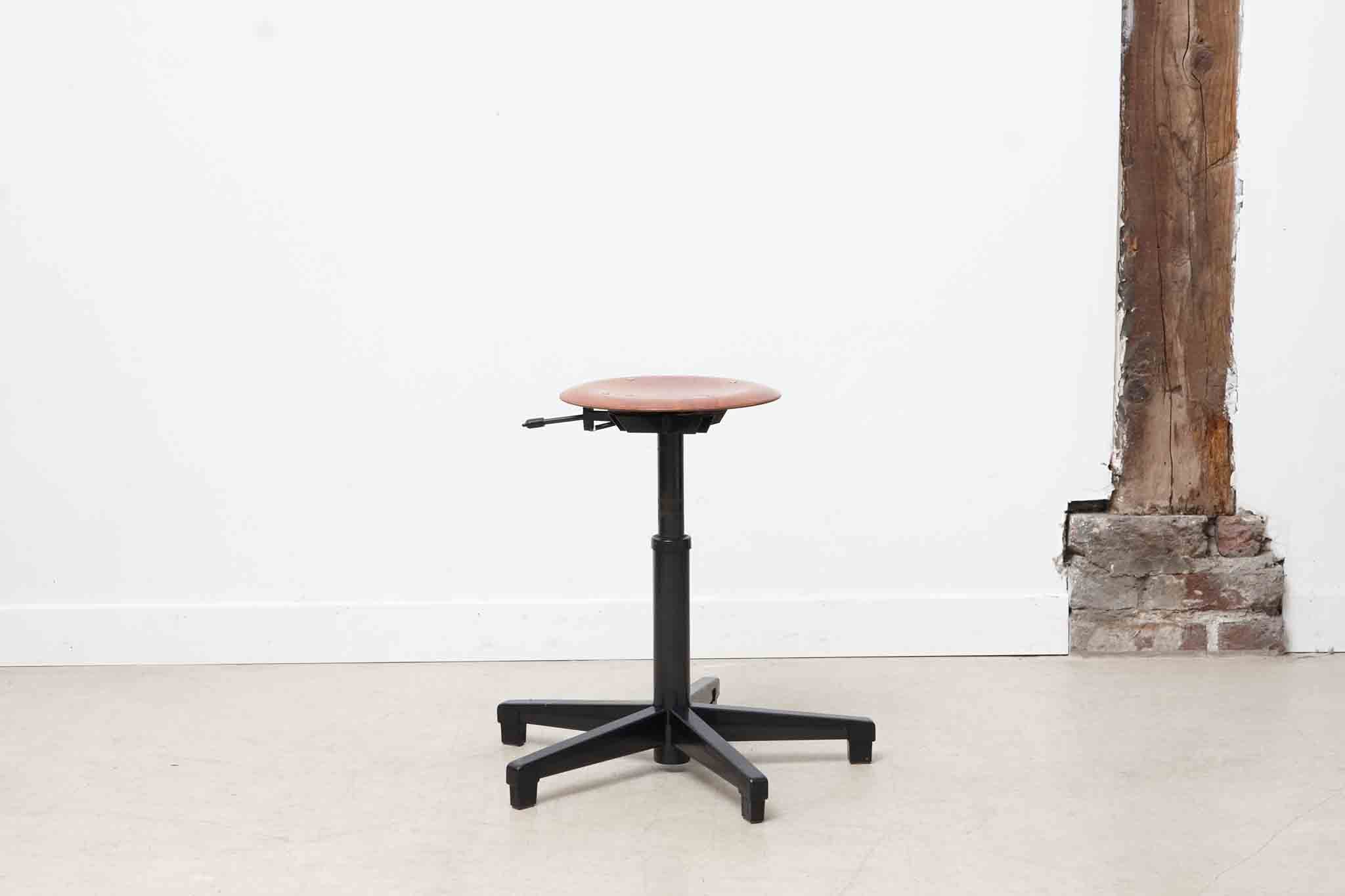 Tabouret bas ajustable chêne / noir