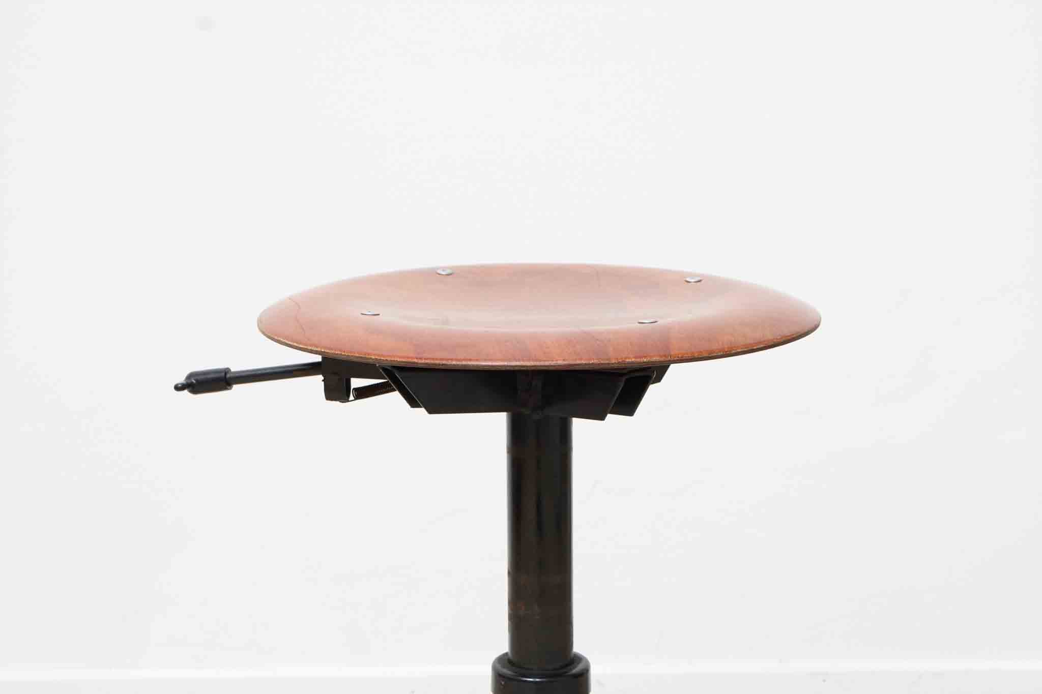 Tabouret bas ajustable chêne / noir