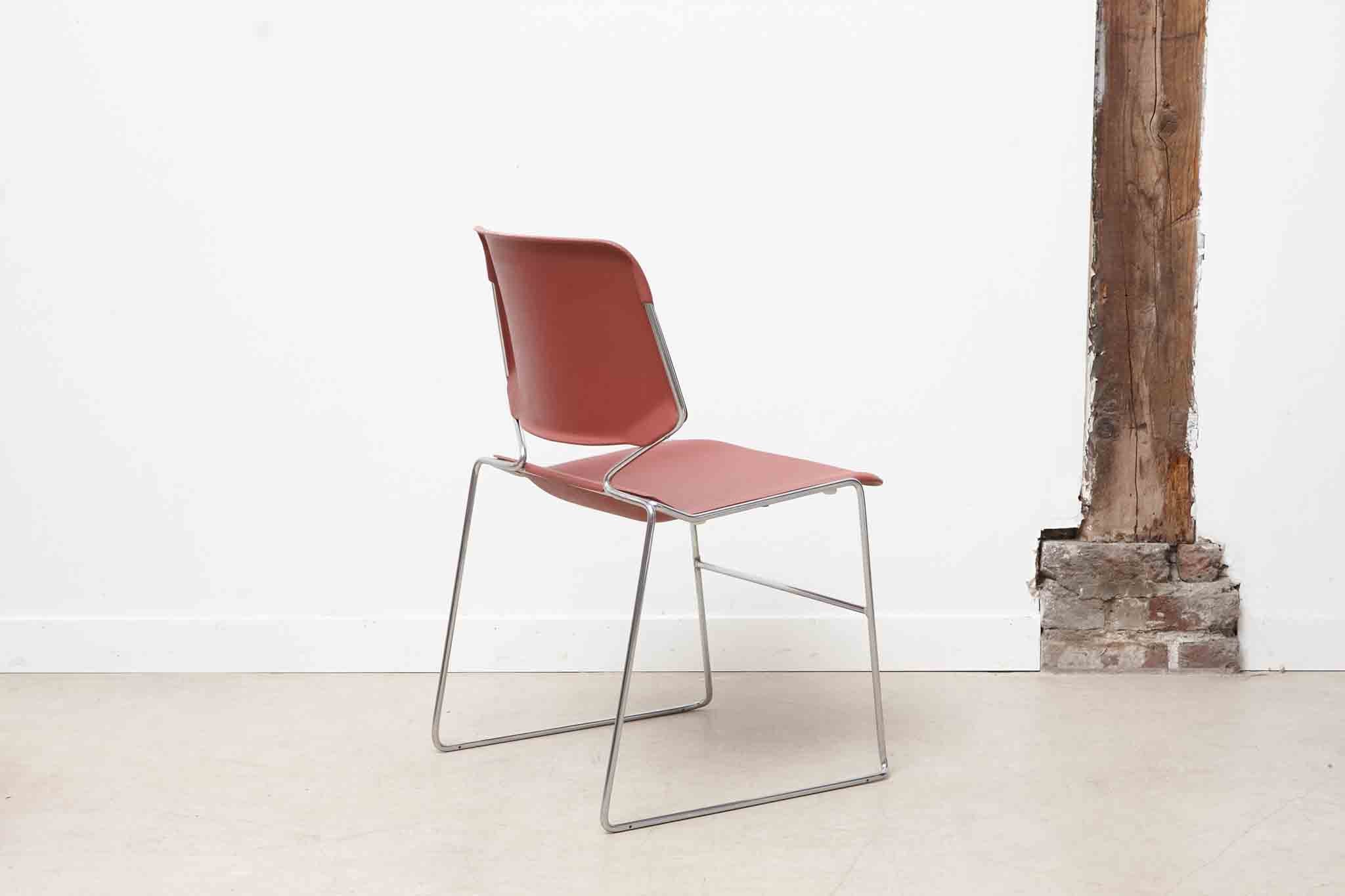 Chaise design Matrix par Thomas Tolleson Cartel de Belleville