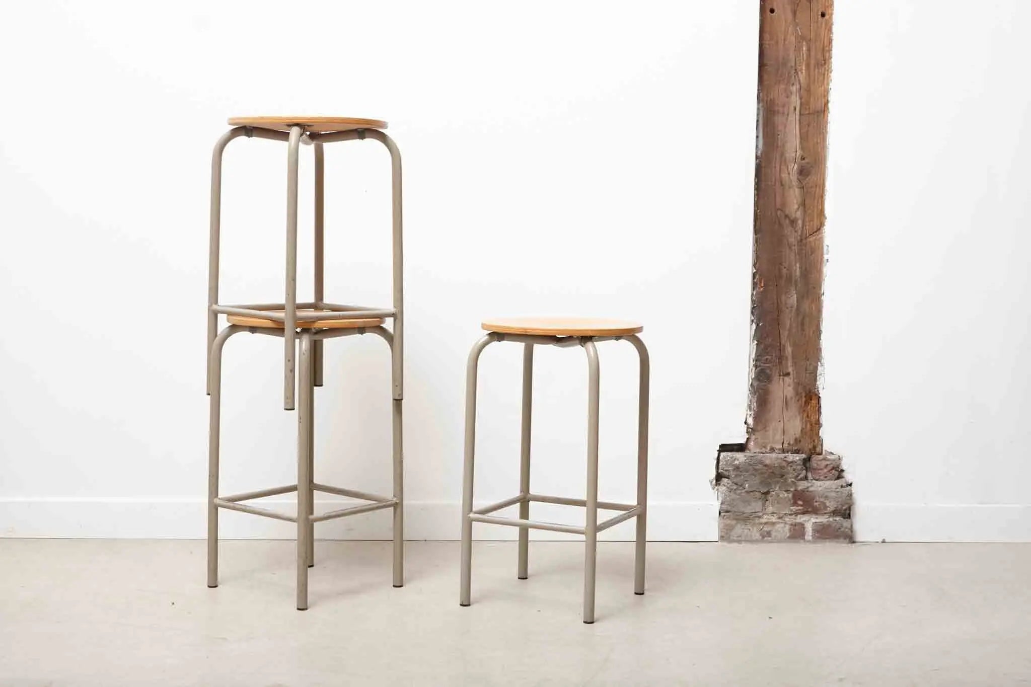 Tabouret bas hêtre / beige Cartel de Belleville