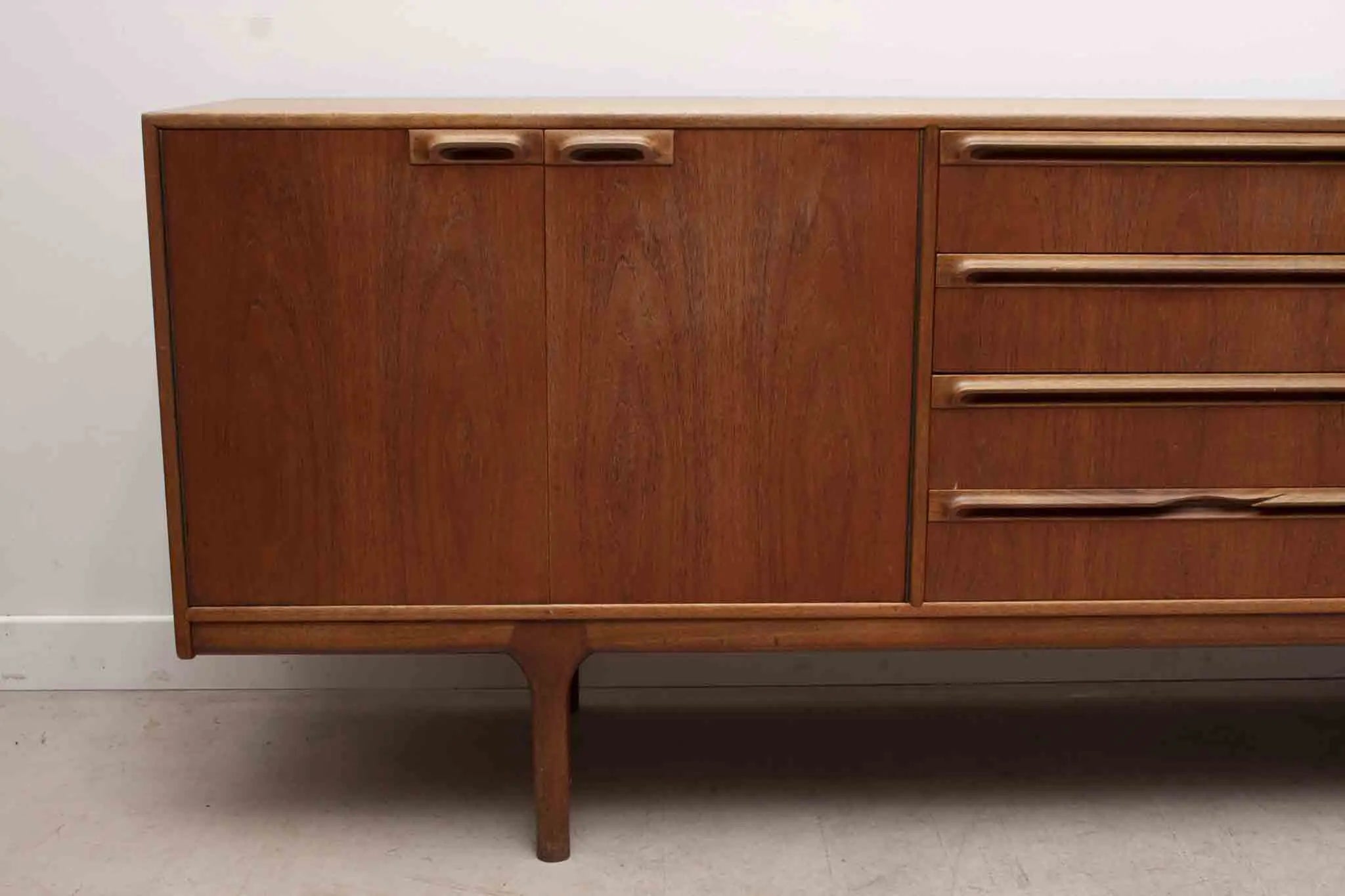 Enfilade McIntosh par Tom Robertson, années 60s Cartel de Belleville