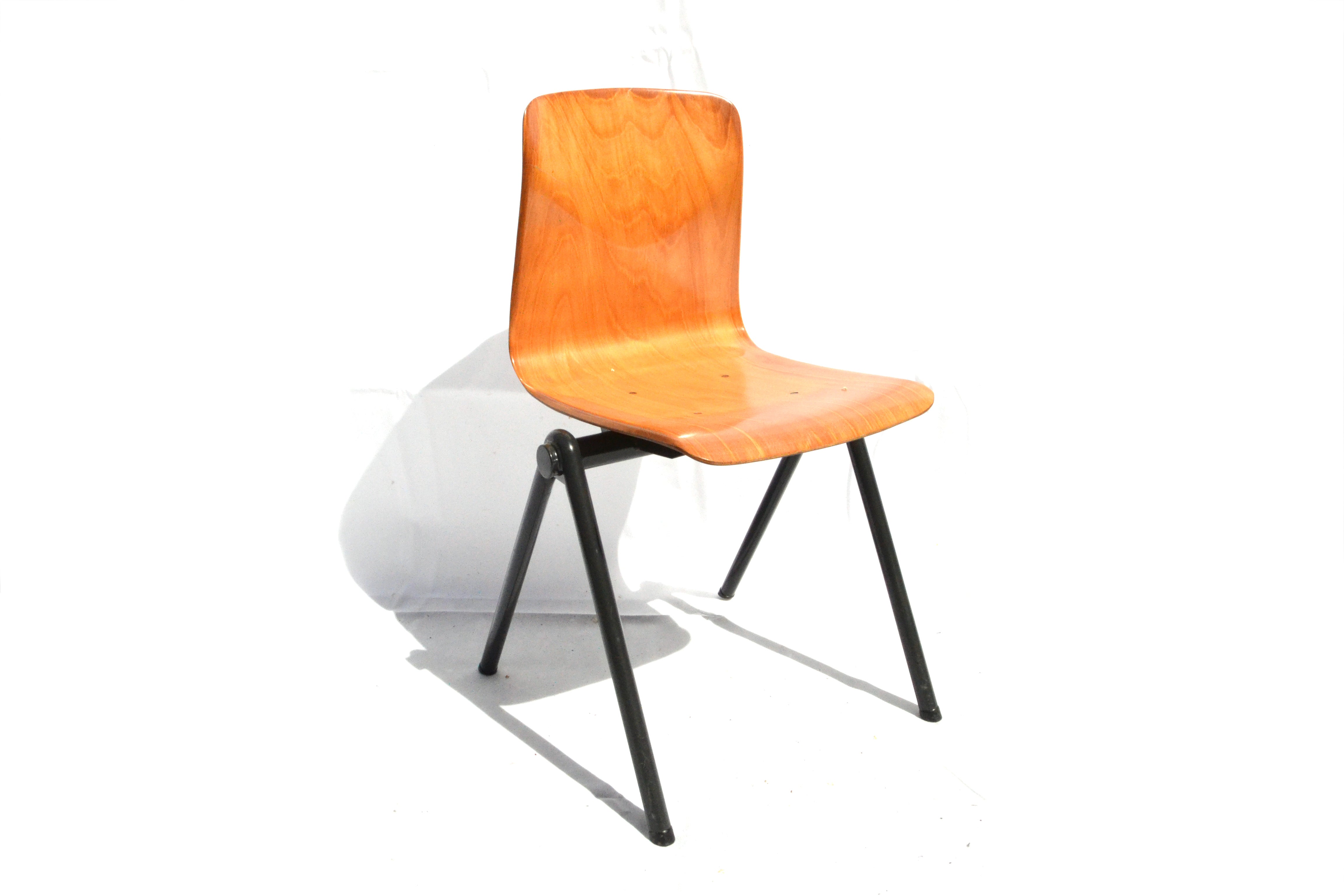 Chaise Galvanitas S30 personnalisable Cartel de Belleville