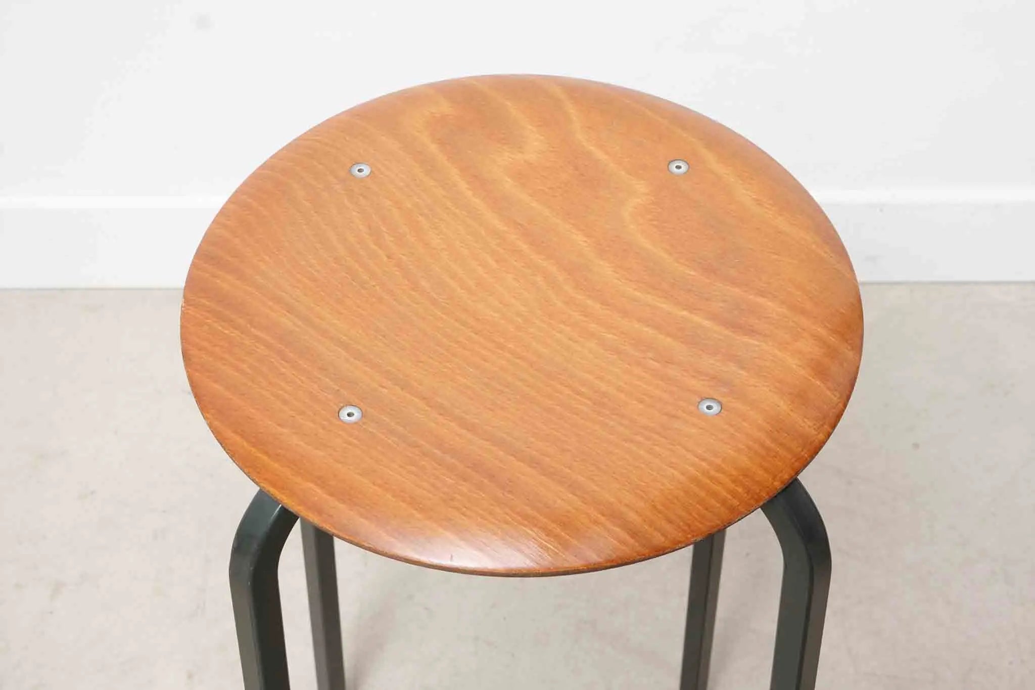 Tabouret Eromes empilable Cartel de Belleville