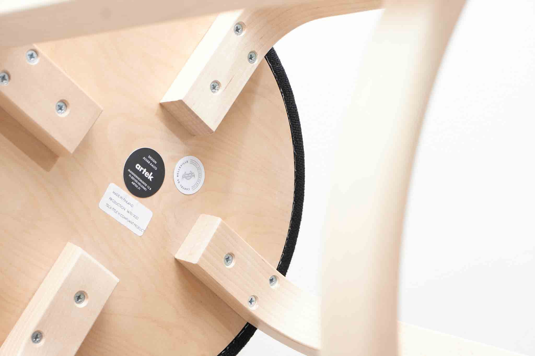 Tabouret Alvar Aalto 64 pour Artek Cartel de Belleville