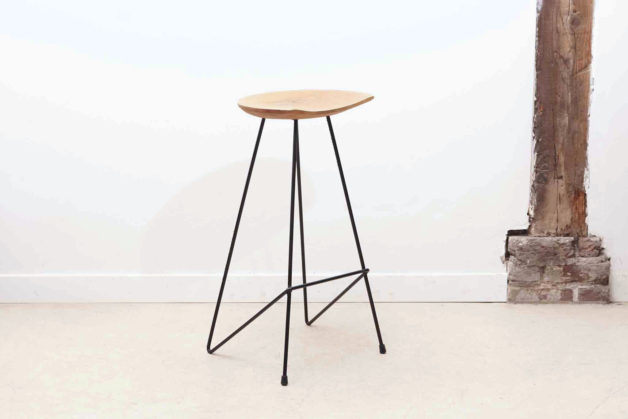 Tabouret en bois massif