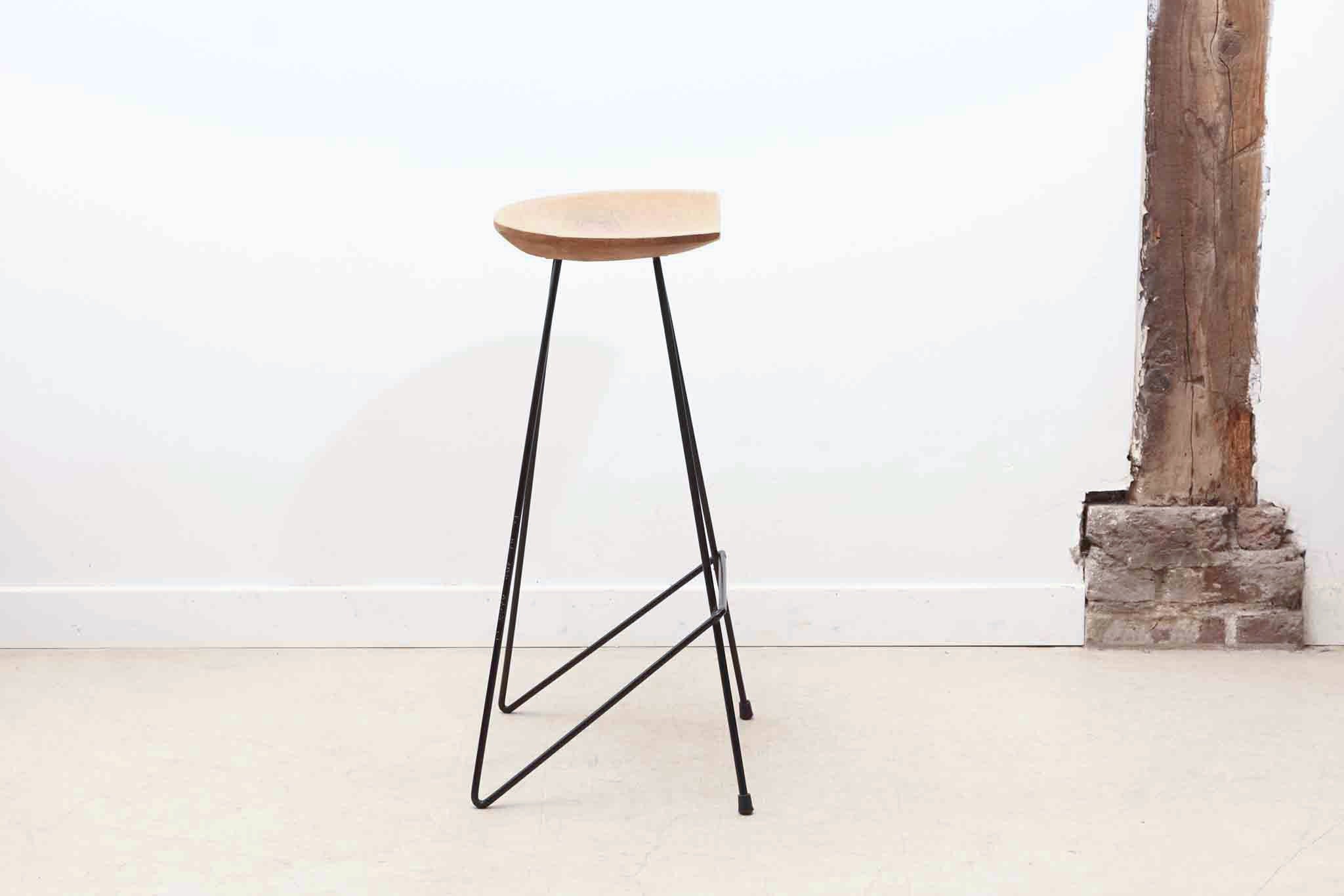 Tabouret en bois massif