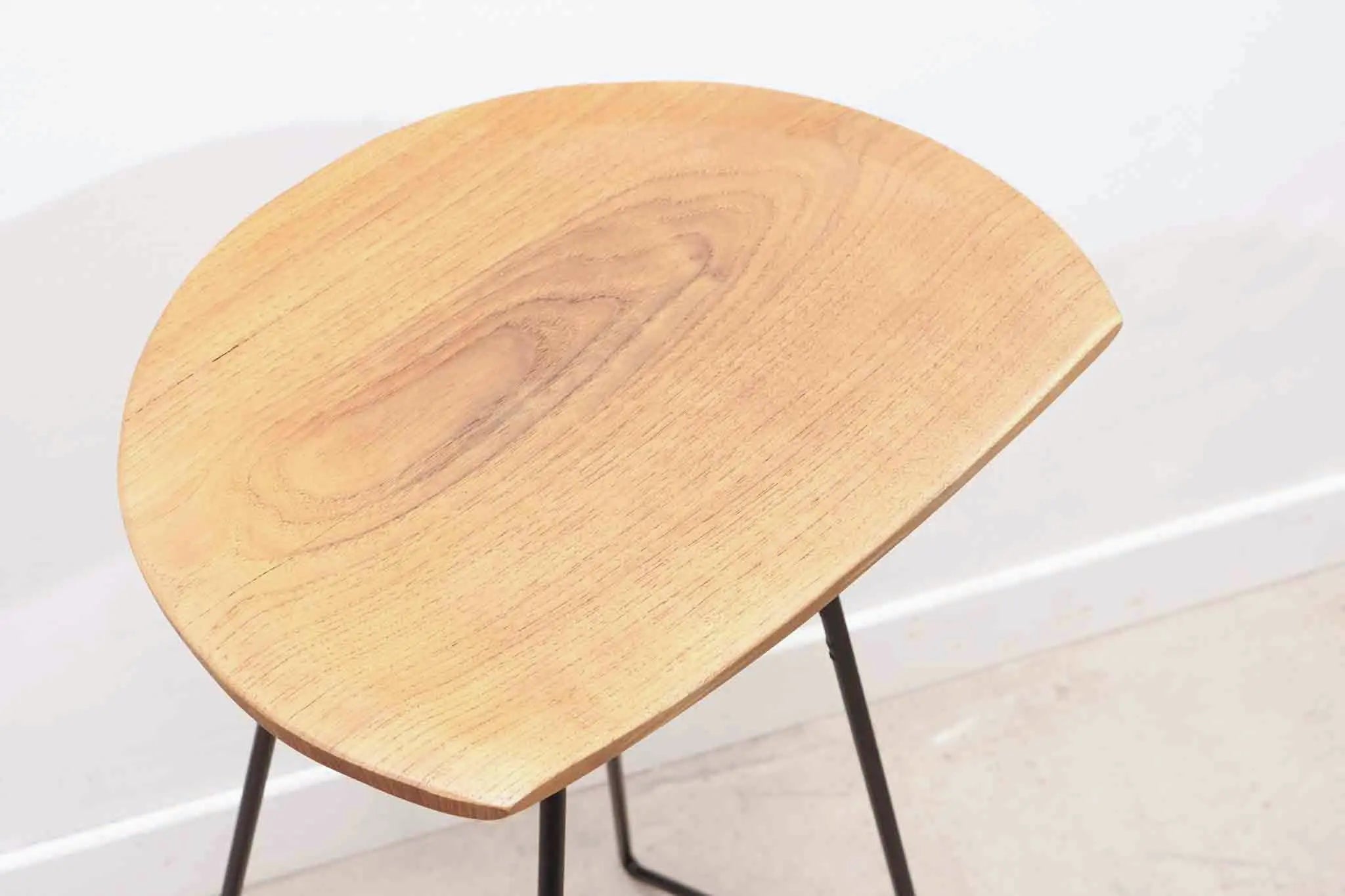 Tabouret en bois massif Cartel de Belleville