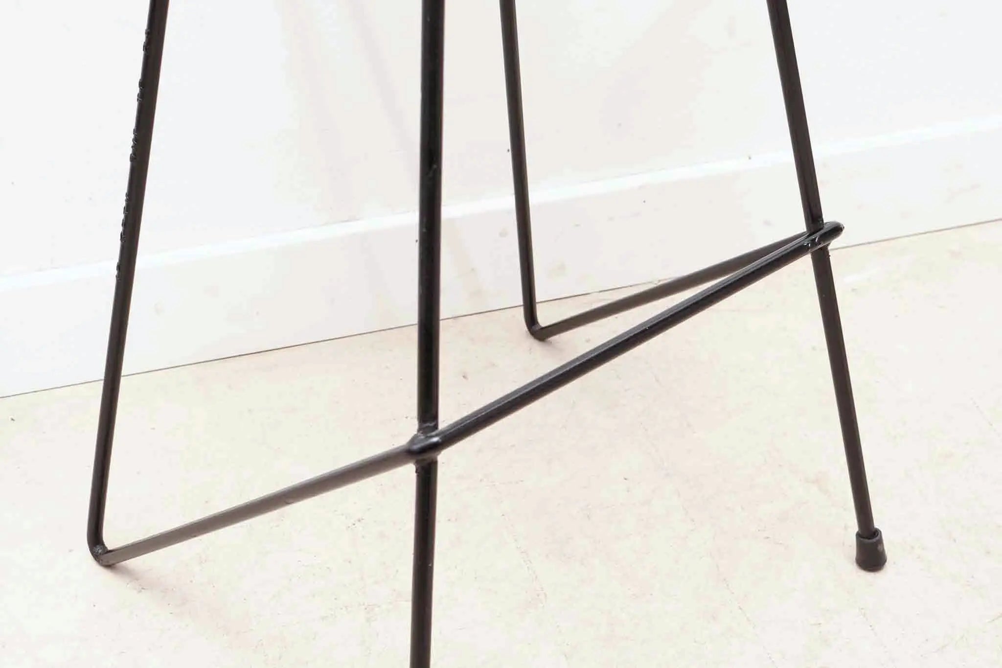 Tabouret en bois massif Cartel de Belleville
