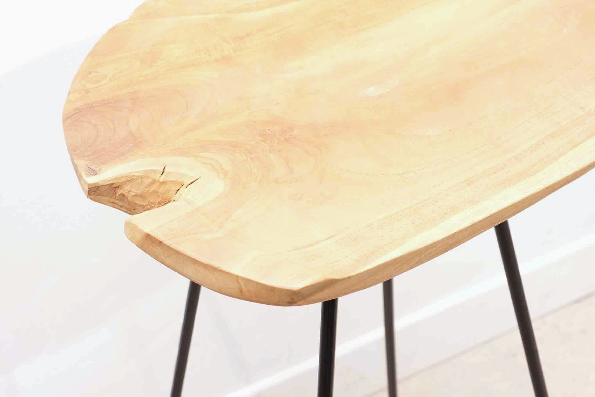 Tabouret en bois massif