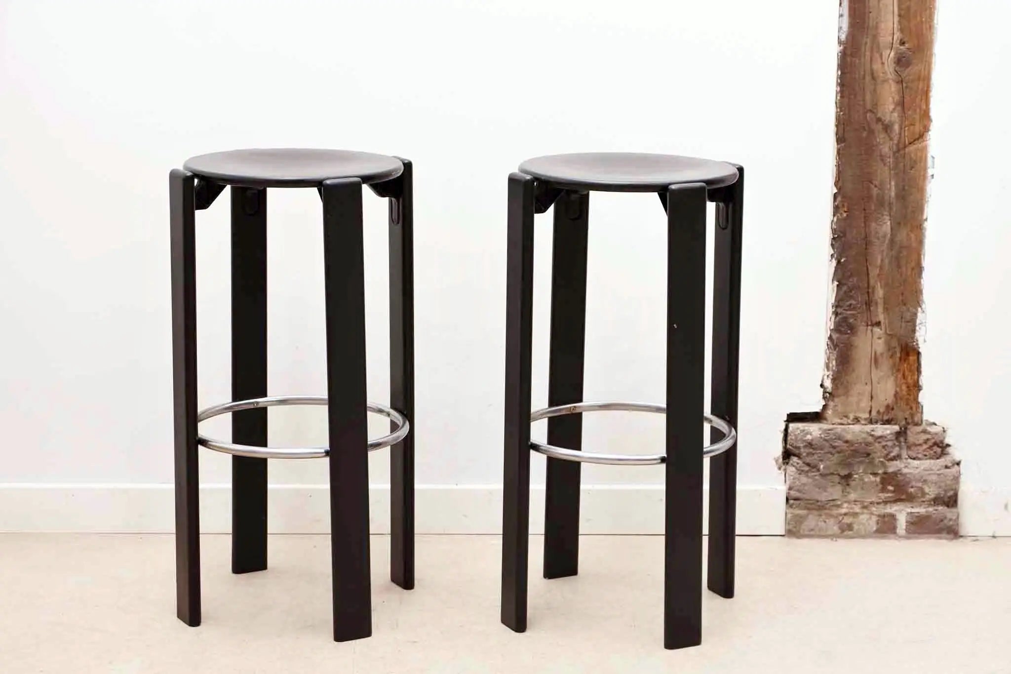 Tabouret Bruno Rey noir Cartel de Belleville