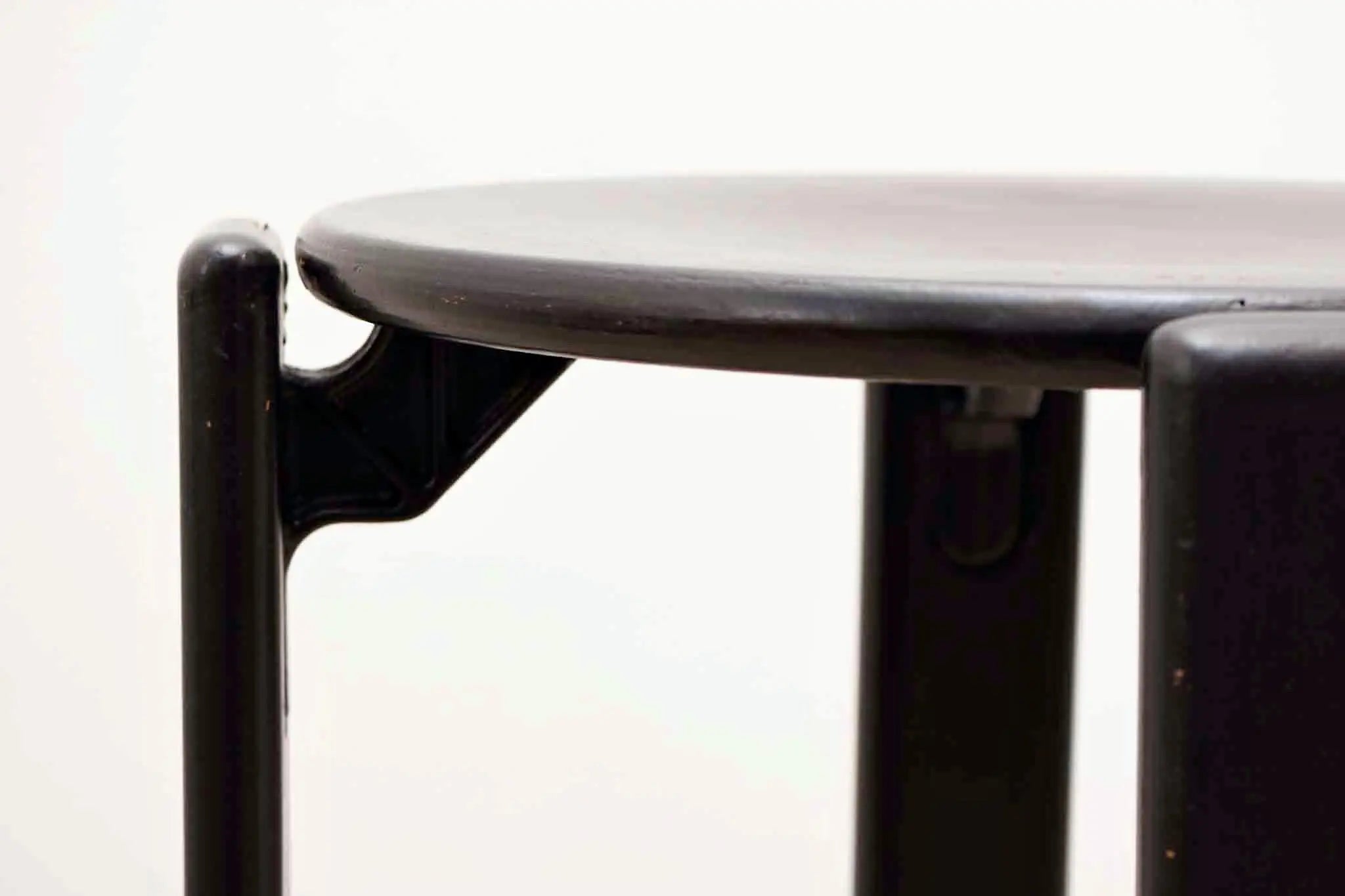 Tabouret Bruno Rey noir Cartel de Belleville