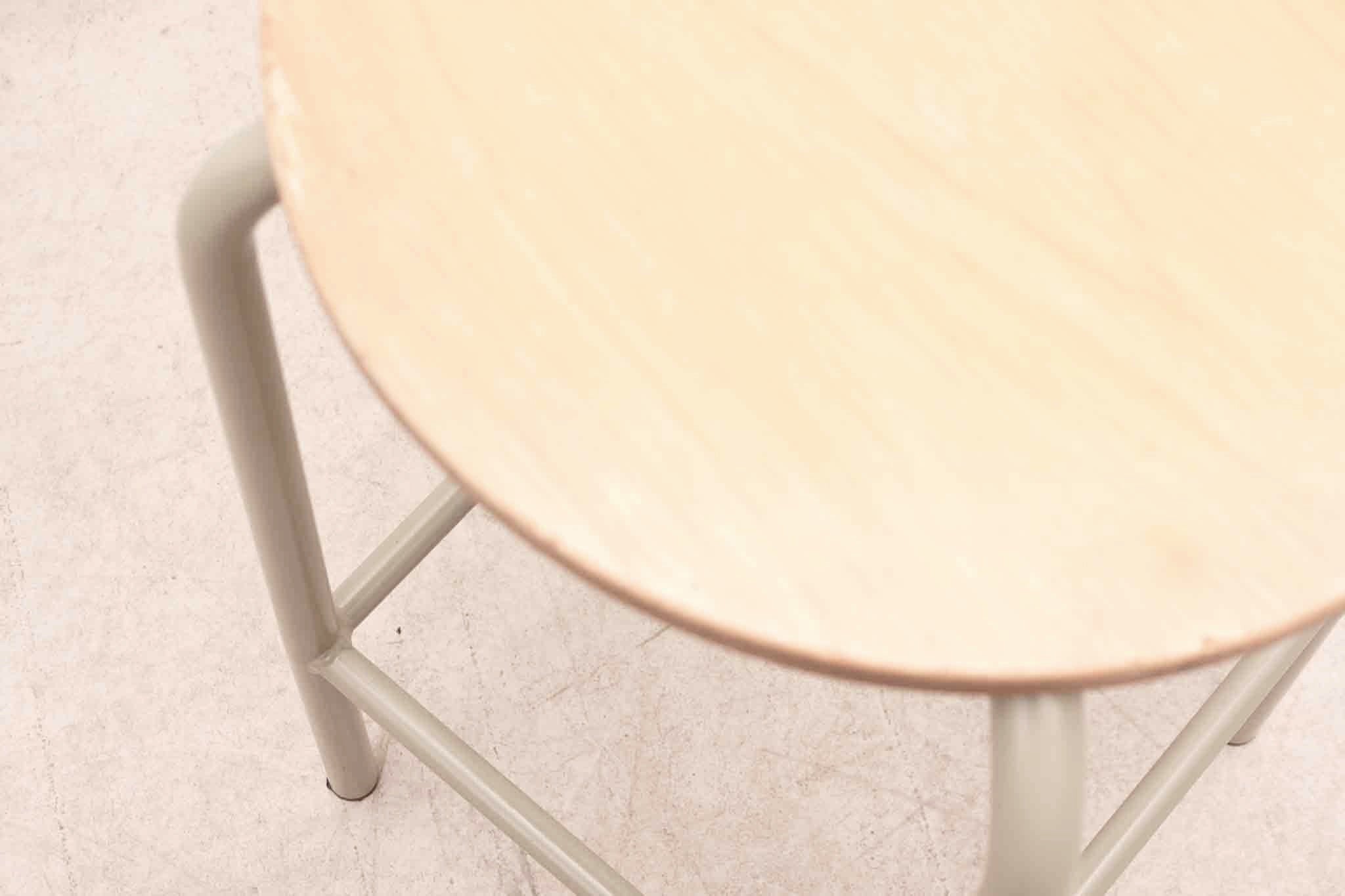 Tabouret bas empilable hêtre / beige
