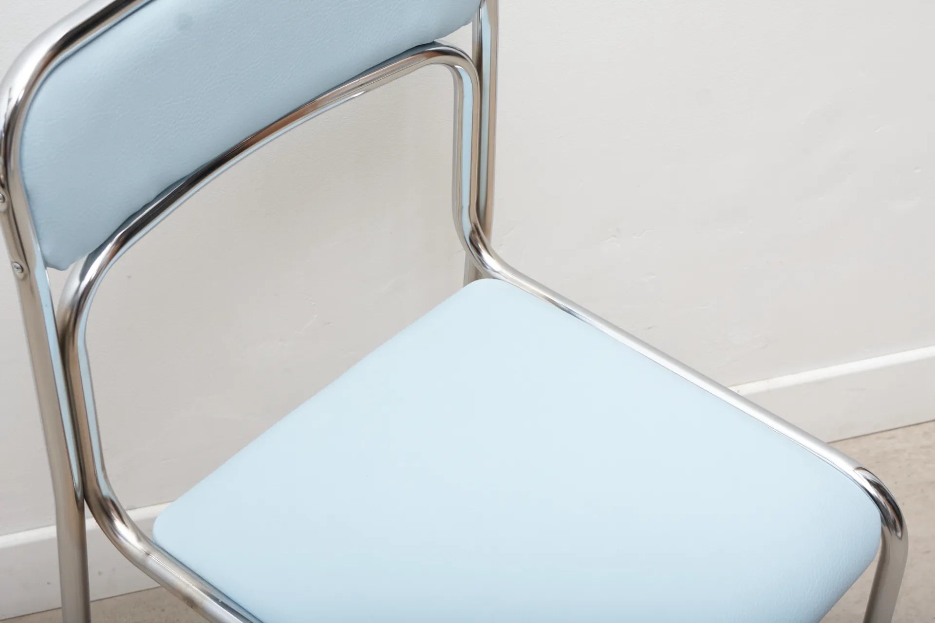 Chaise Lili Cartel de Belleville