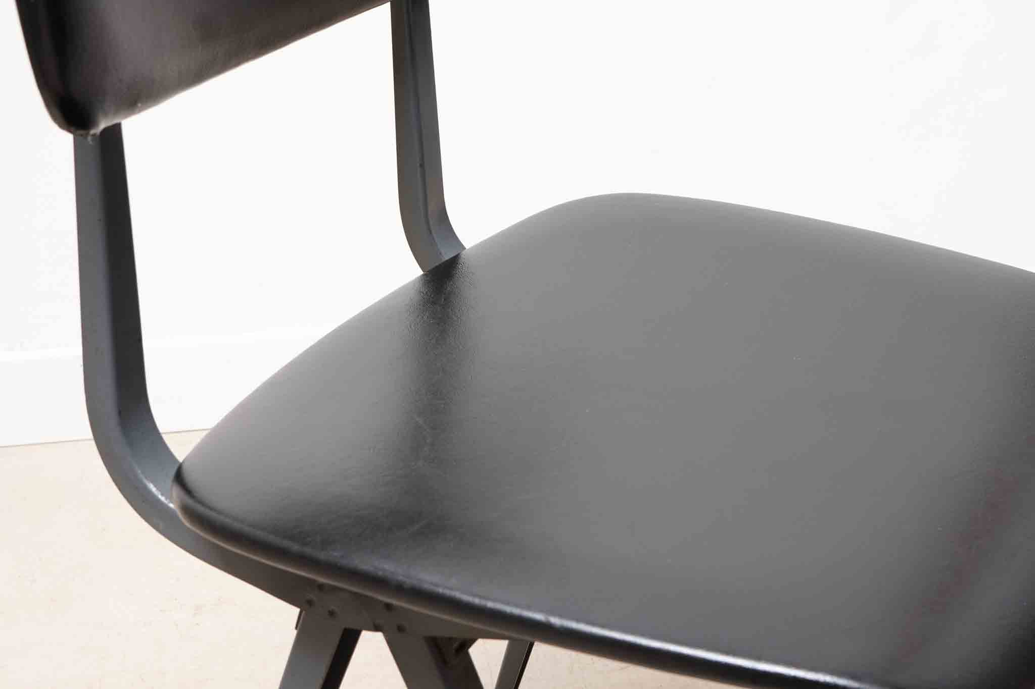 Chaise "Result" de Friso Kramer noir