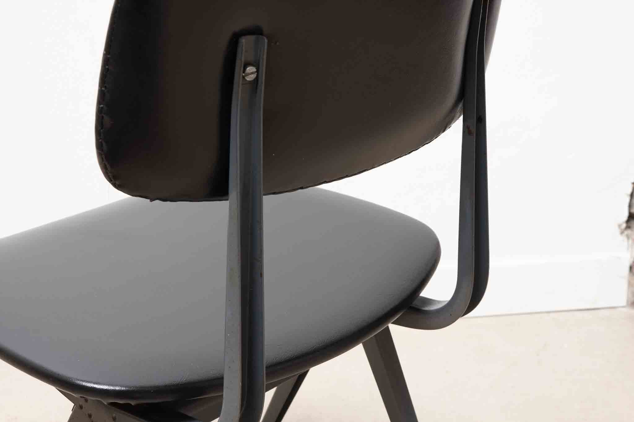 Chaise "Result" de Friso Kramer noir