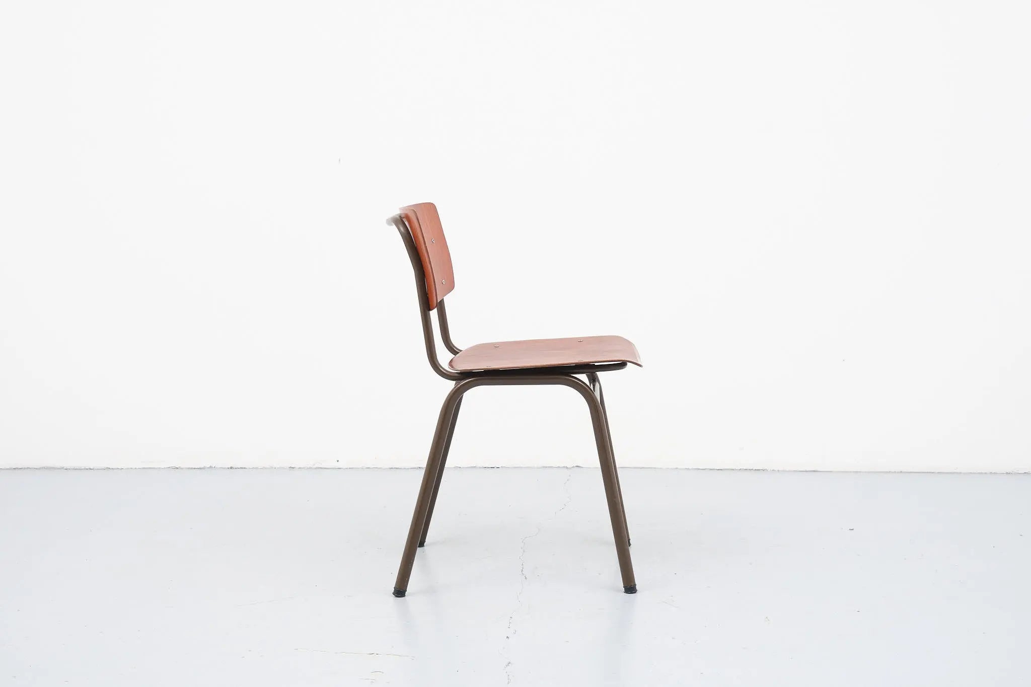 Chaise Marko chêne et marron Cartel de Belleville