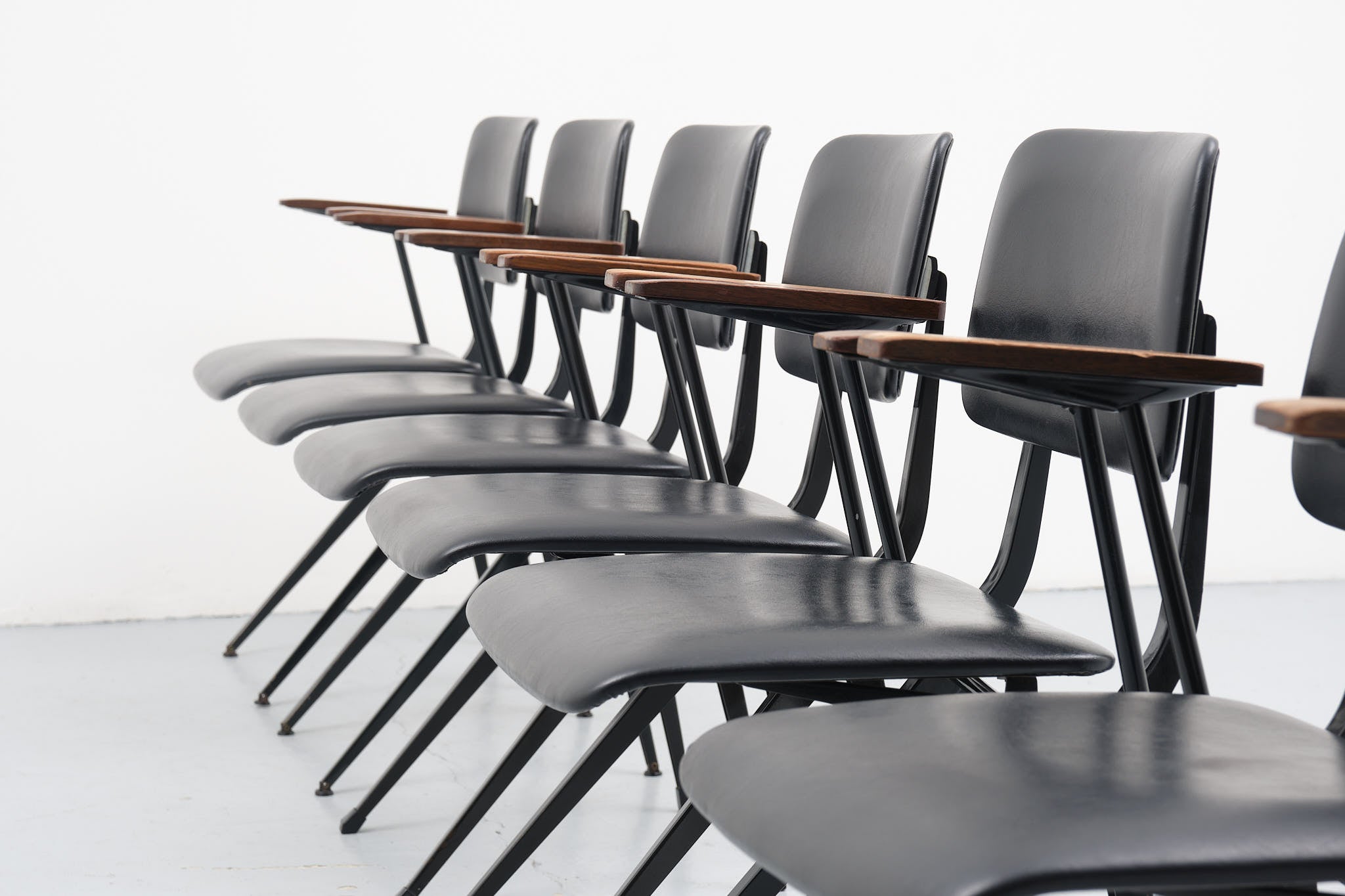 Chaise Marko S202 Spinstoel Accoudoirs noir