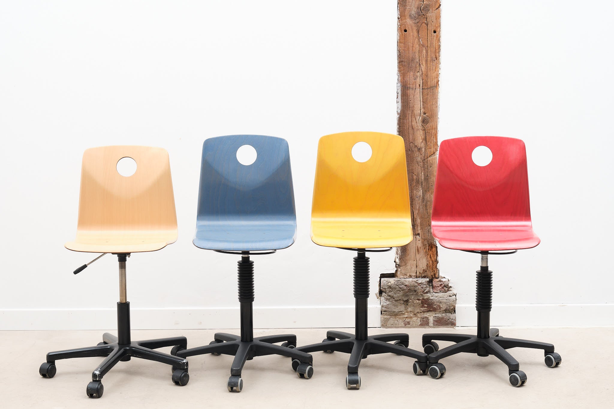 Chaise de bureau à roulettes