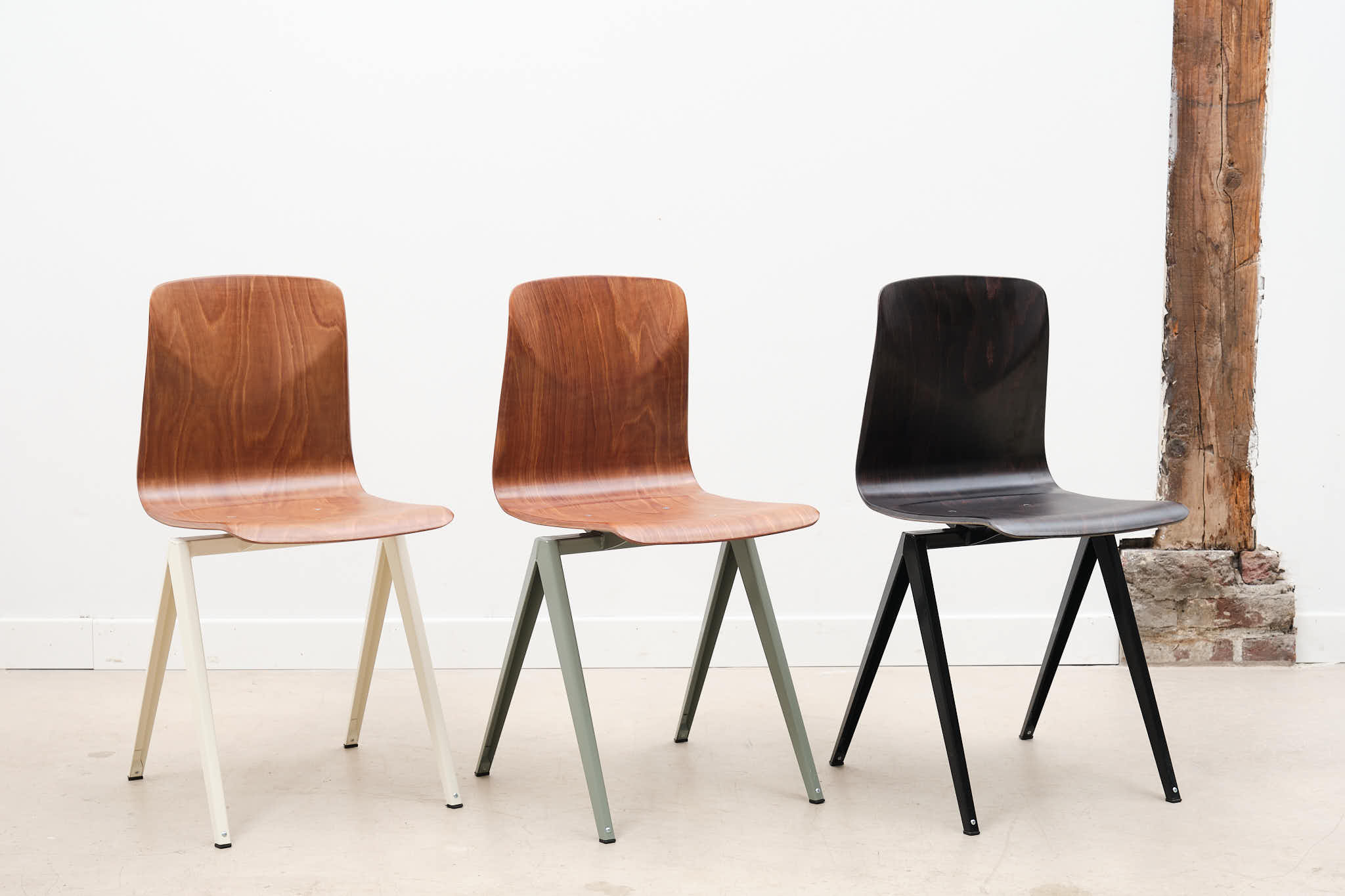 Chaise Galvanitas S19 réédition droite *Personnalisable*