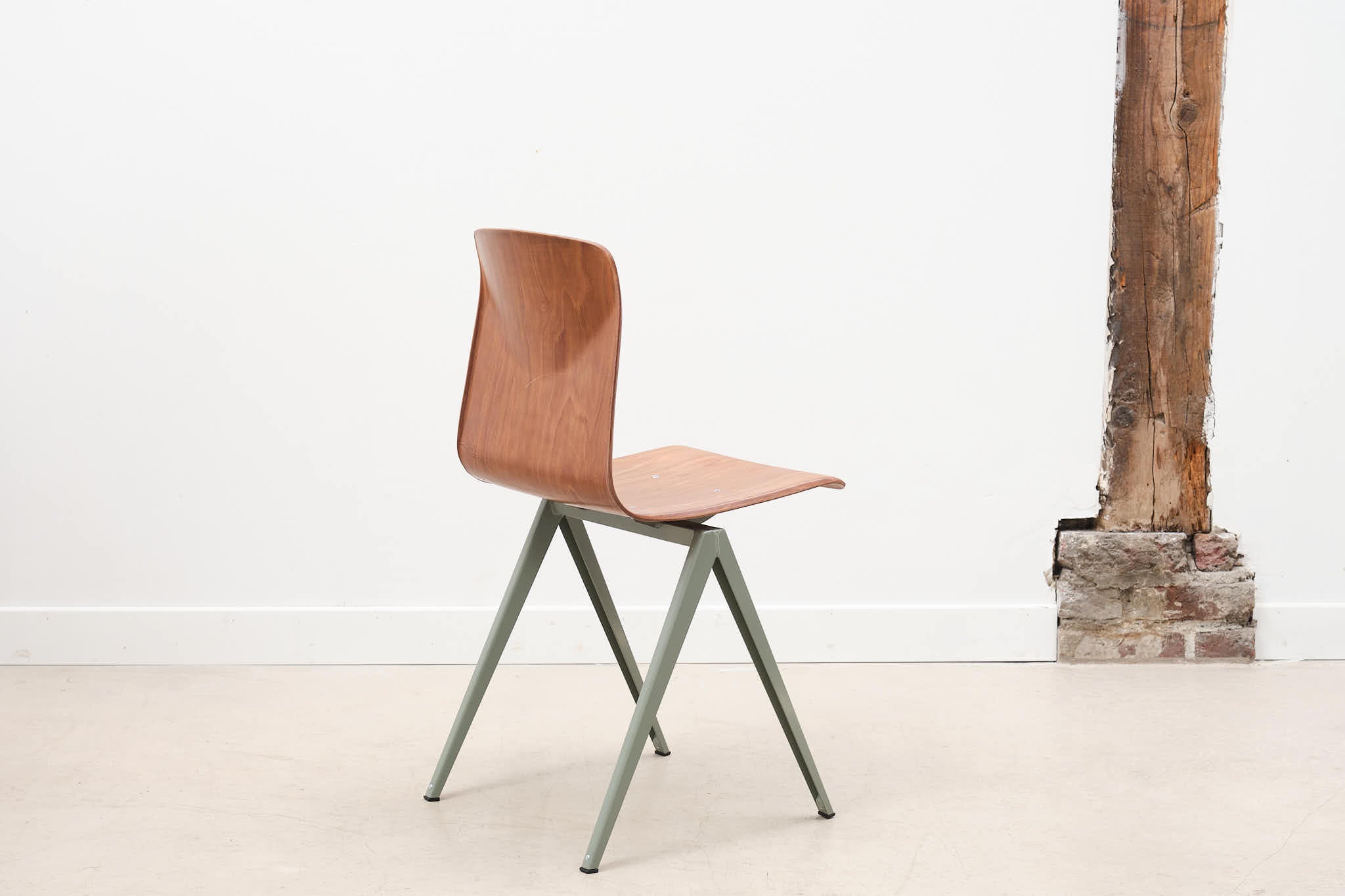 Chaise Galvanitas S19 réédition droite *Personnalisable*