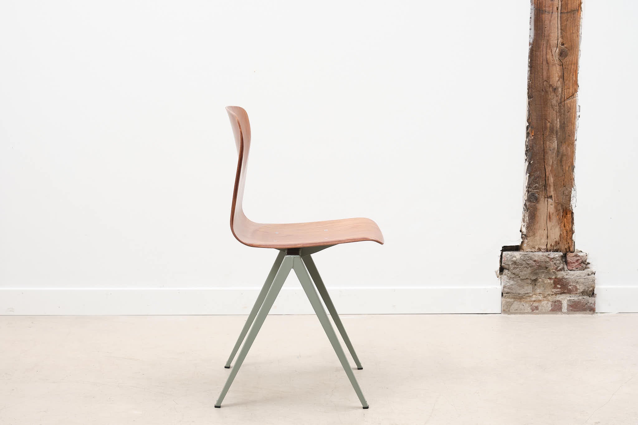 Chaise Galvanitas S19 réédition droite *Personnalisable*