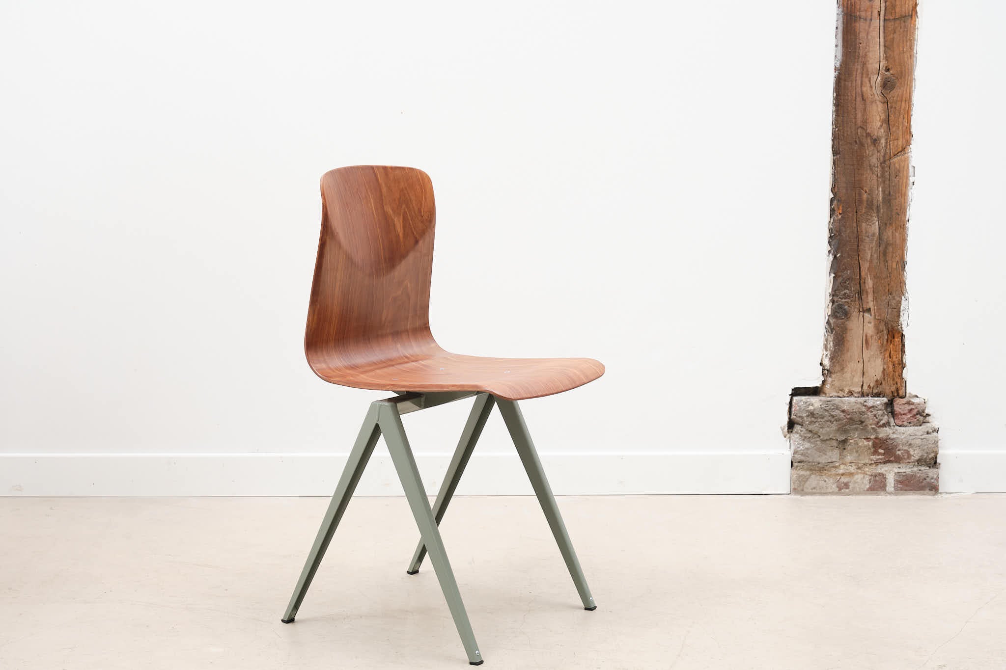 Chaise Galvanitas S19 réédition droite *Personnalisable*