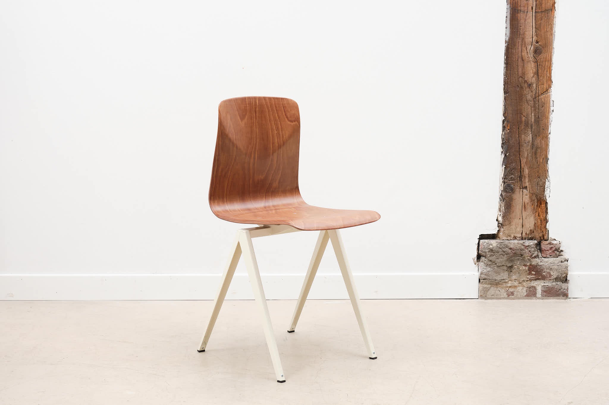 Chaise Galvanitas S19 réédition droite *Personnalisable*