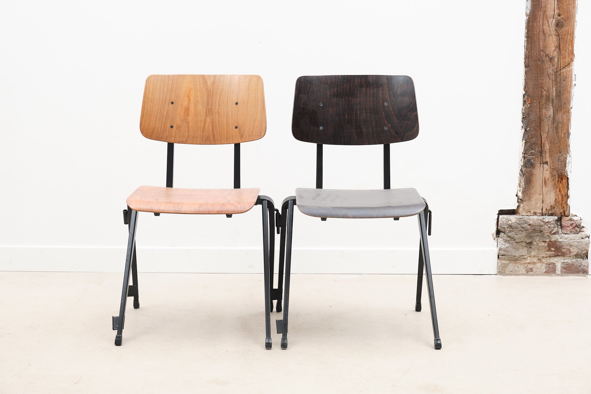 Chaise vintage Galvanitas S17 assise et dossier neufs