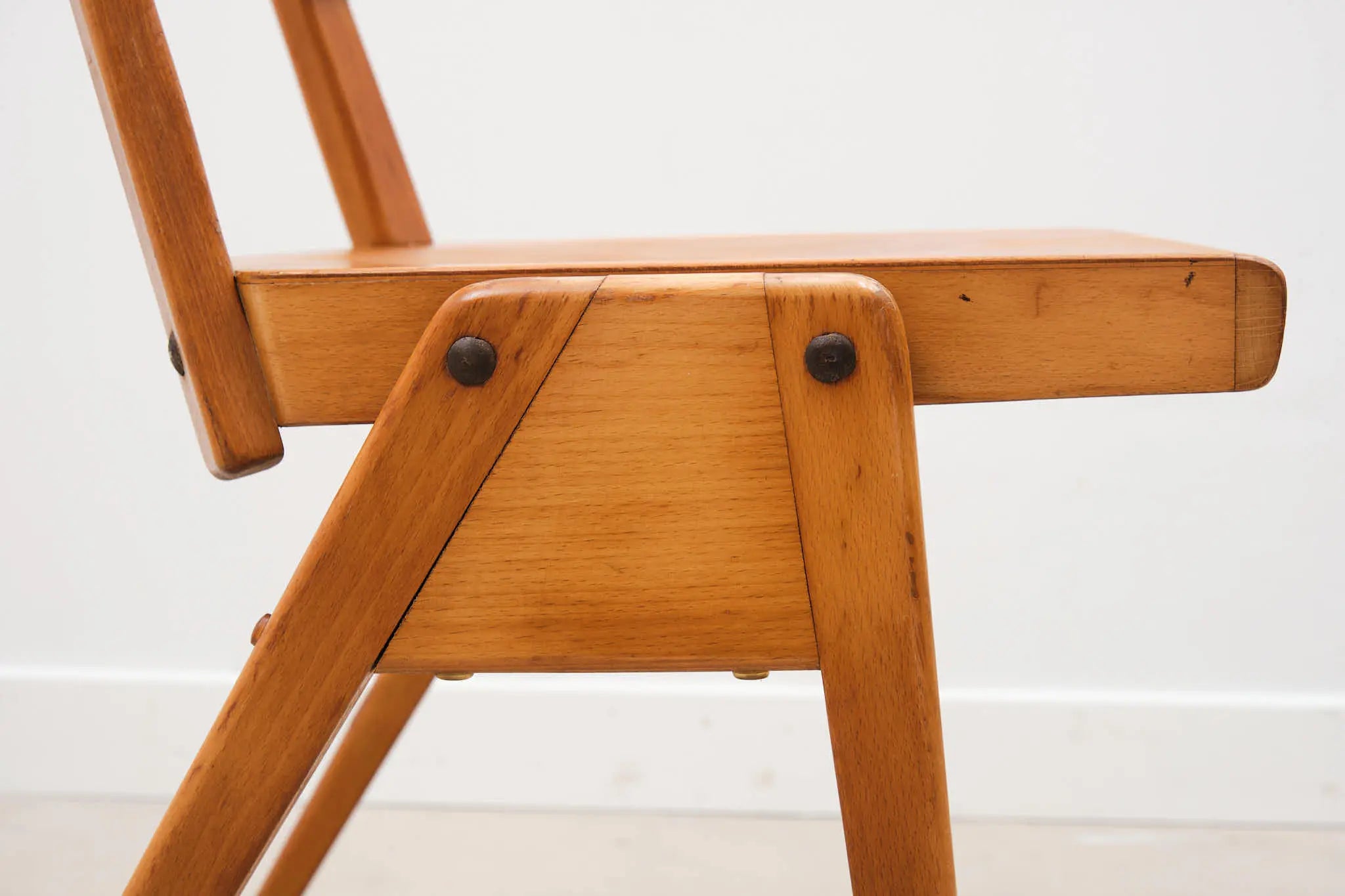 Chaise bistrot en bois Allemande chêne Cartel de Belleville