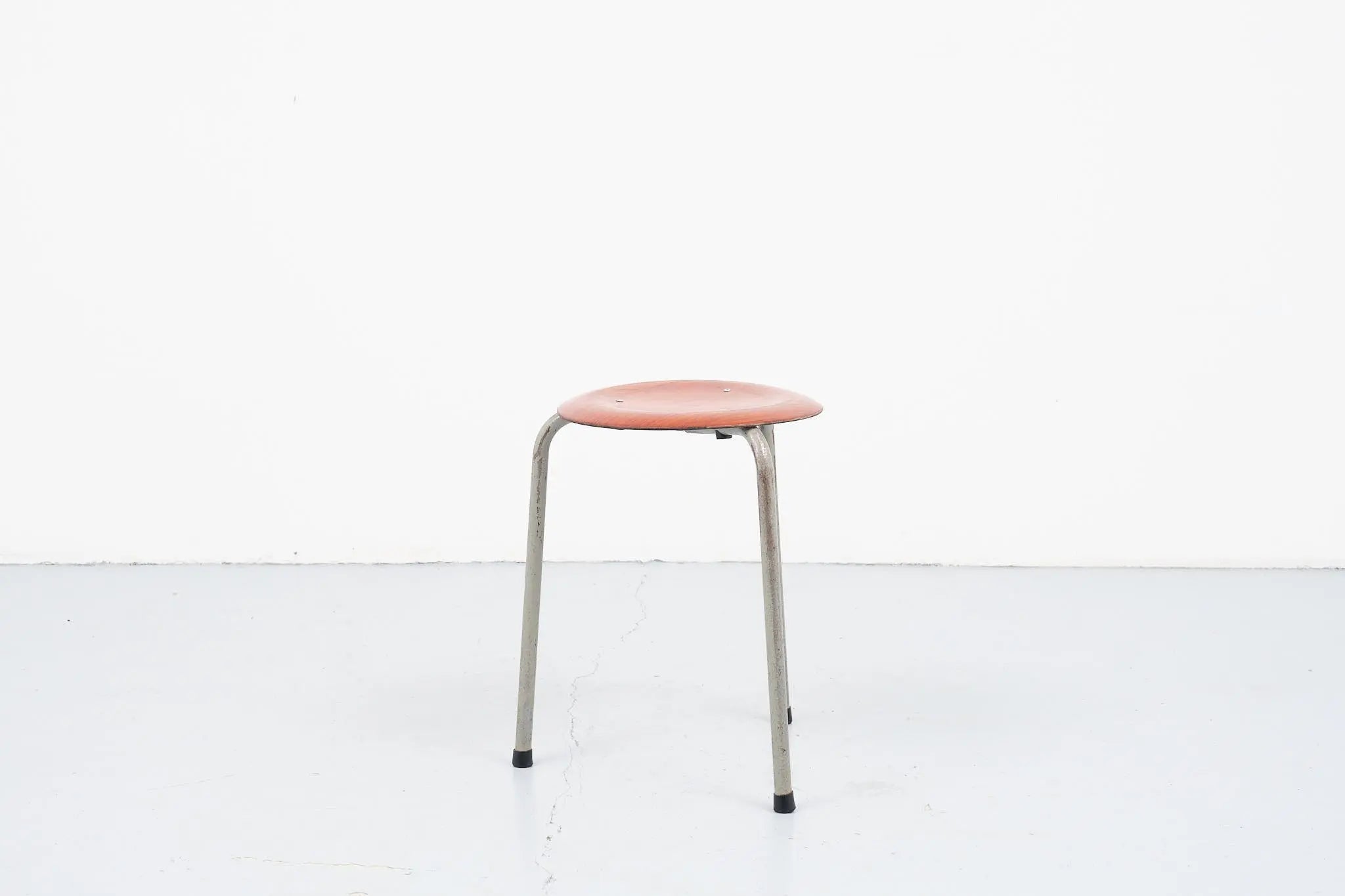 Tabouret pagholz vintage chêne et gris Cartel de Belleville