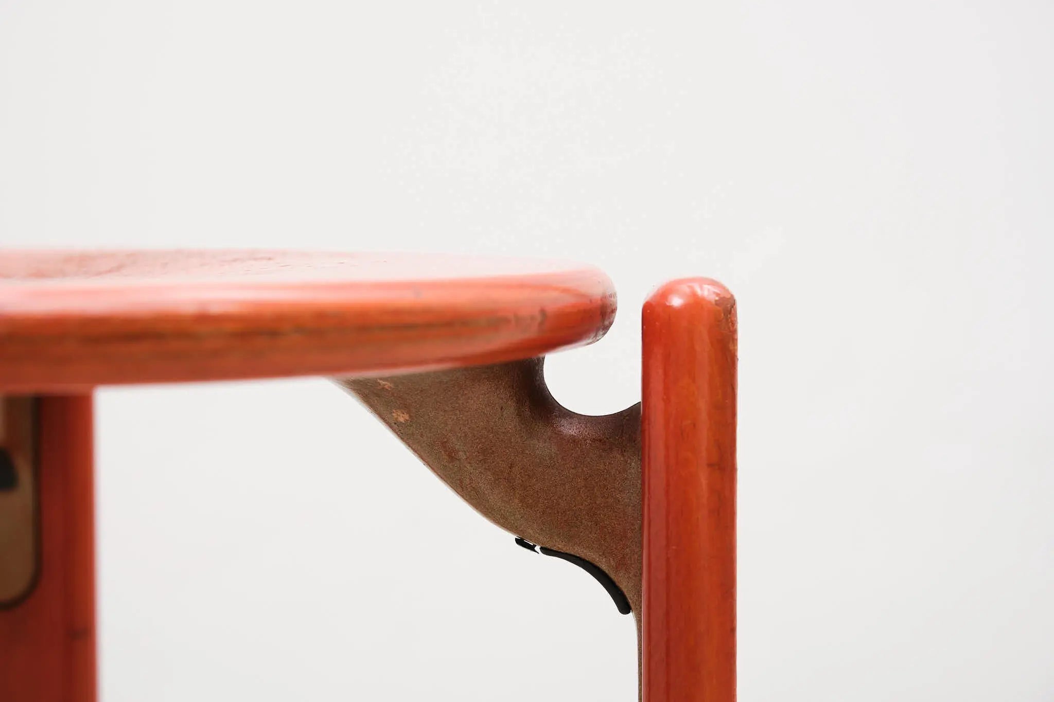 Chaise Kusch+co Bruno Rey colorée Cartel de Belleville