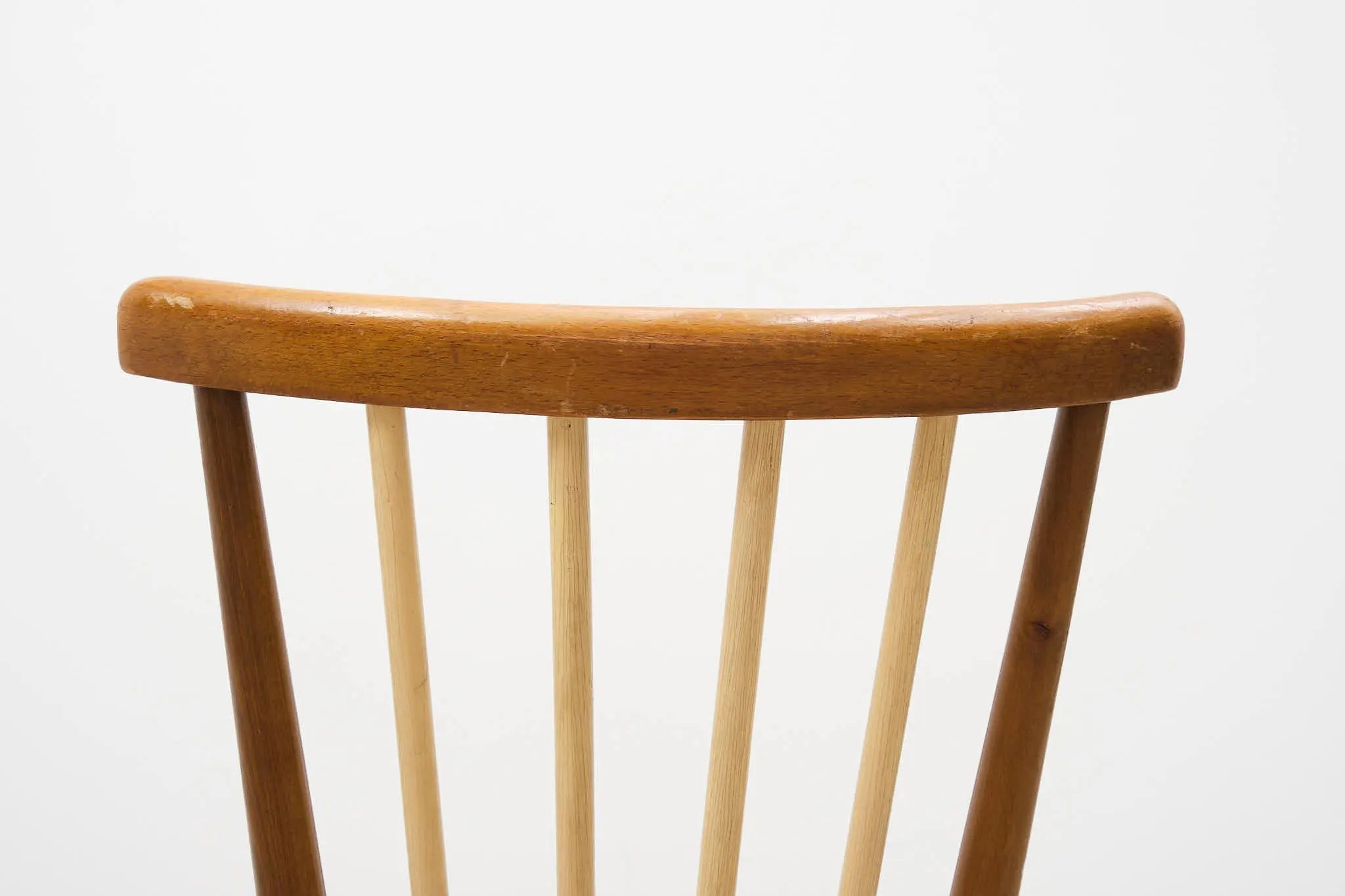 Chaise bistrot scandinave à barreaux chêne Cartel de Belleville