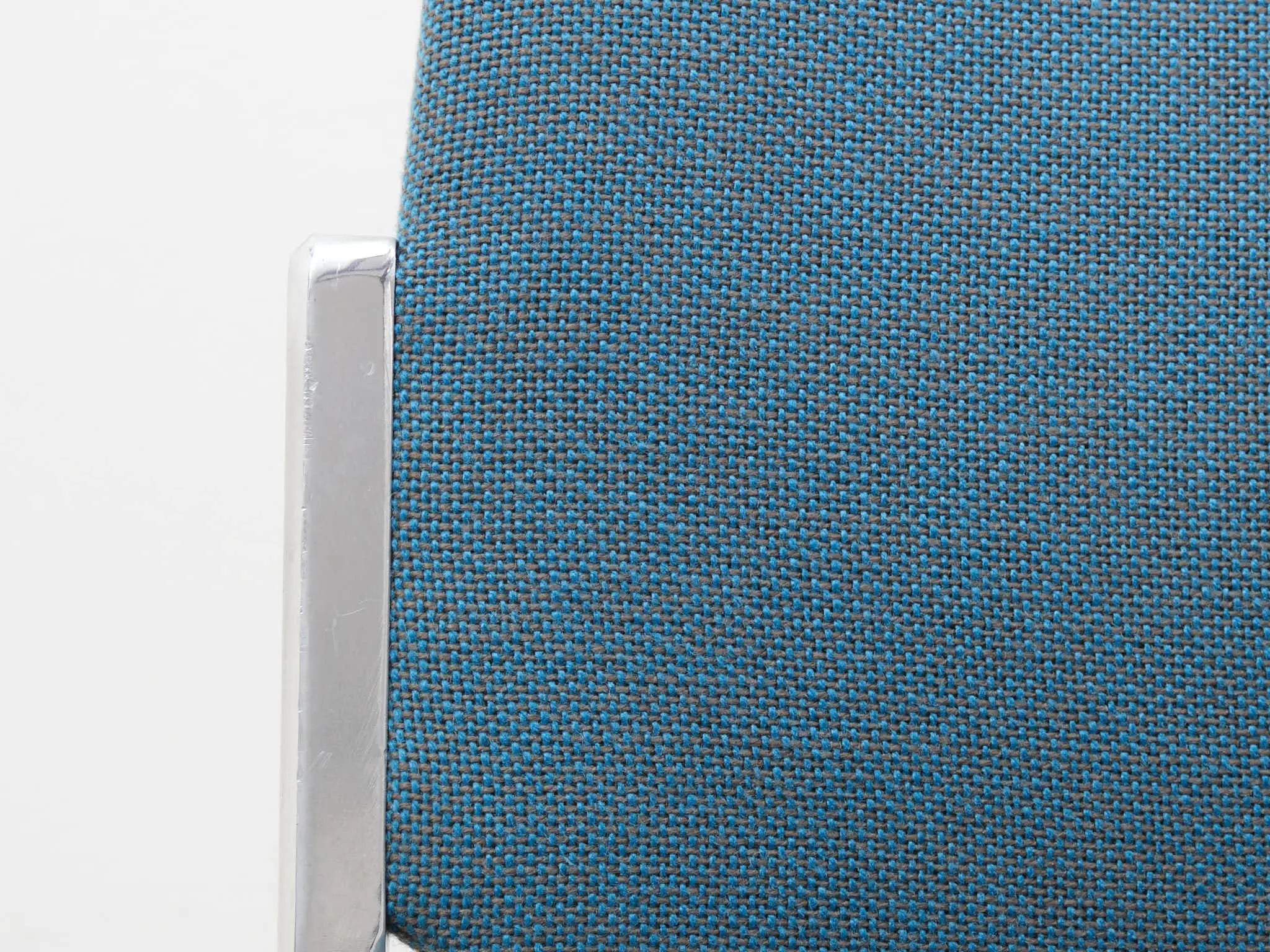 Chaise DSC 106 de G.Piretti pour Castelli colorée Cartel de Belleville