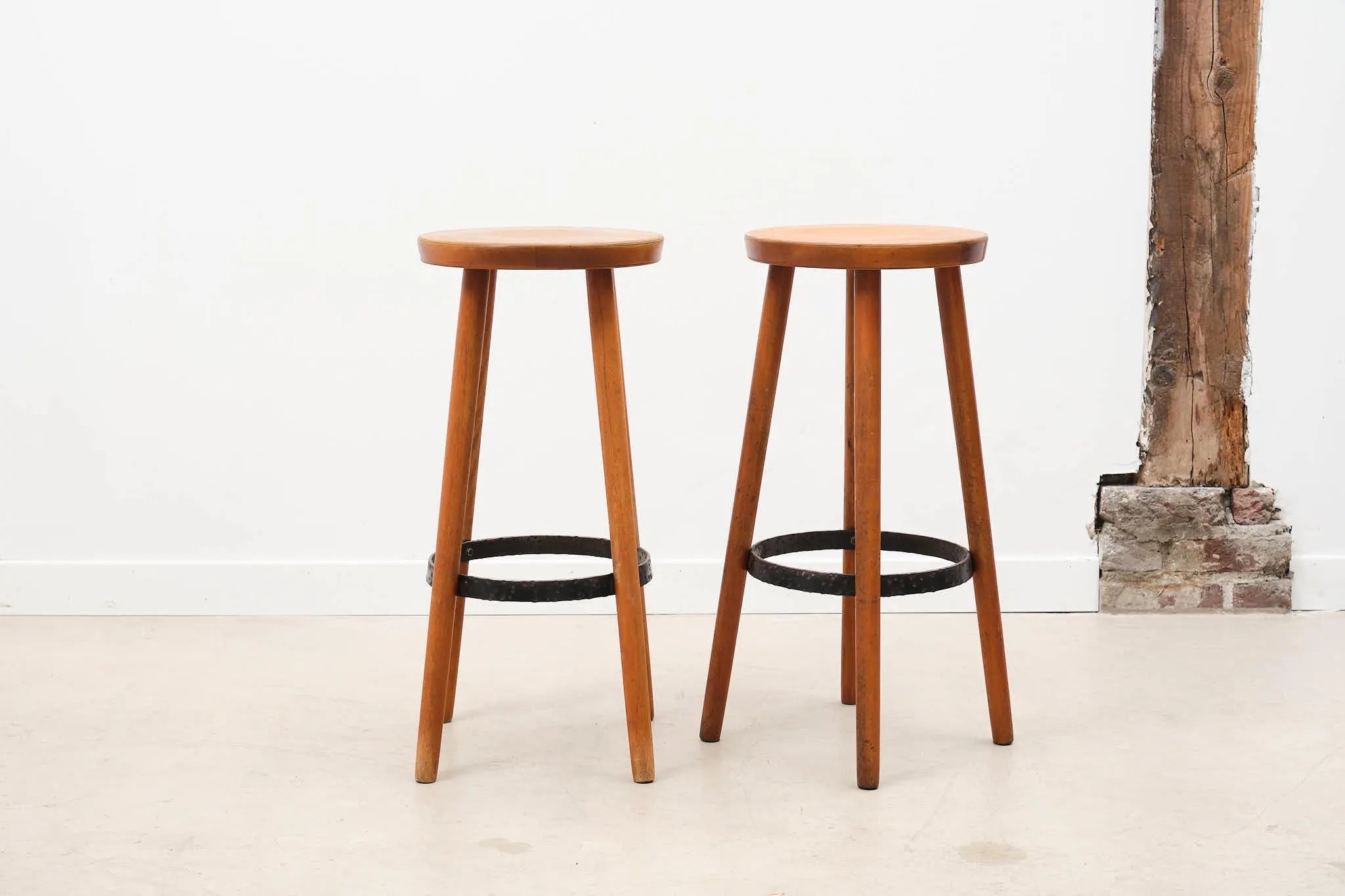 Tabouret de bar en bois style Baumann chêne Cartel de Belleville