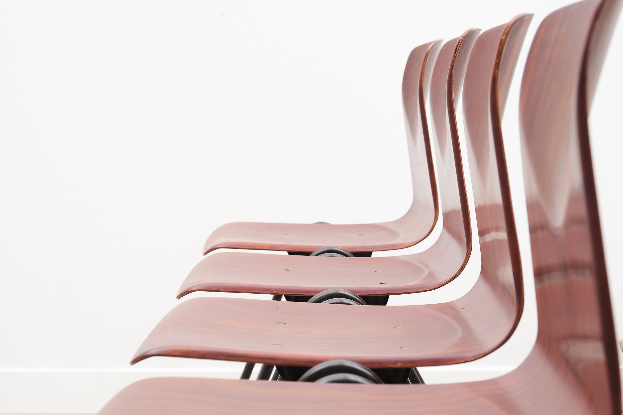 Chaise Galvanitas S25 acajou et marron