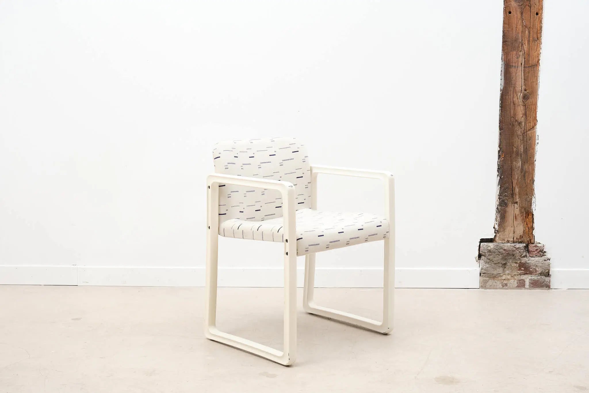 Fauteuil Kembo Upsilon blanc Cartel de Belleville