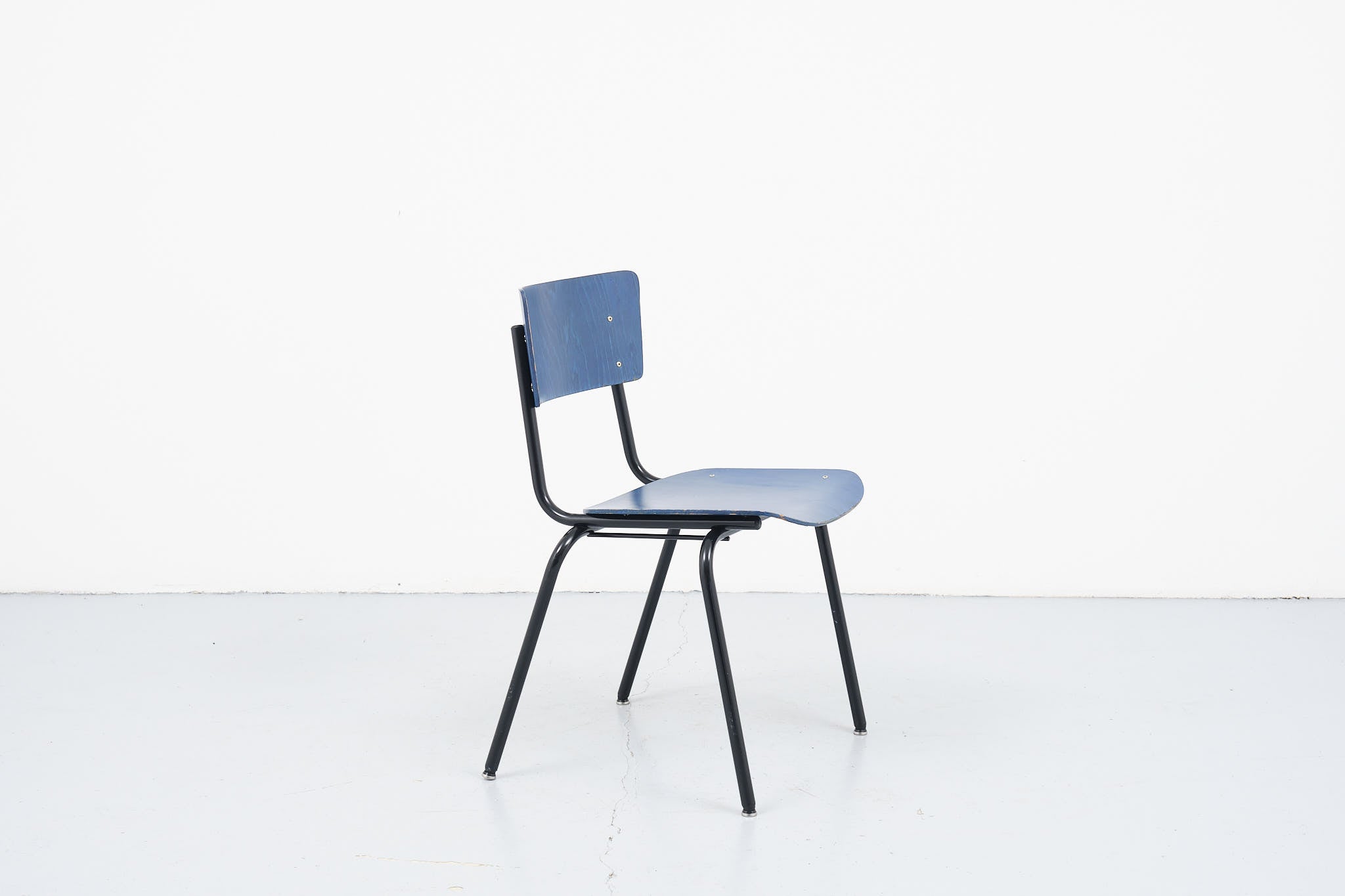 Chaise vintage bleu et noir Cartel de Belleville