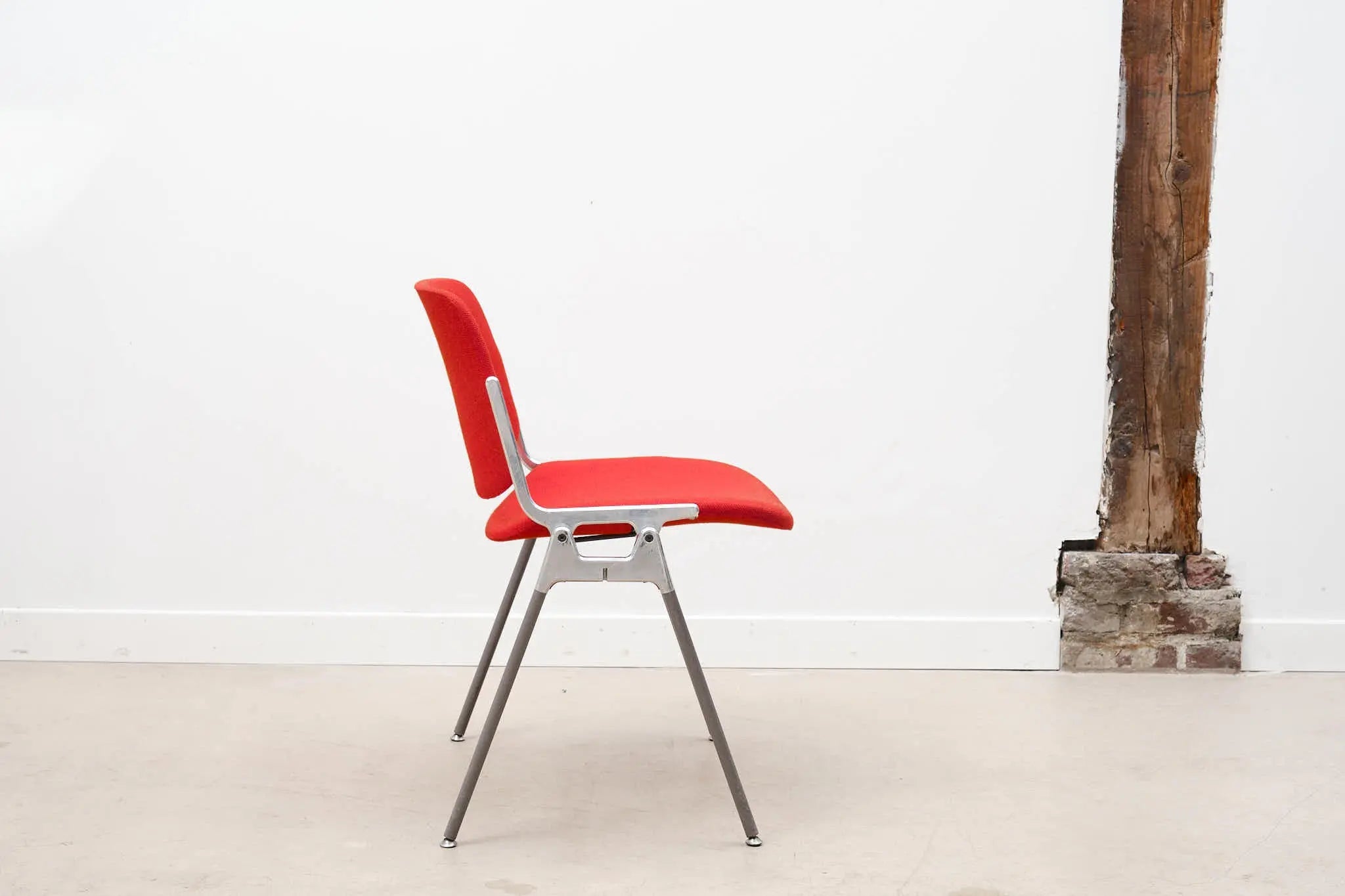 Chaise DSC 106 de G.Piretti pour Castelli colorée Cartel de Belleville