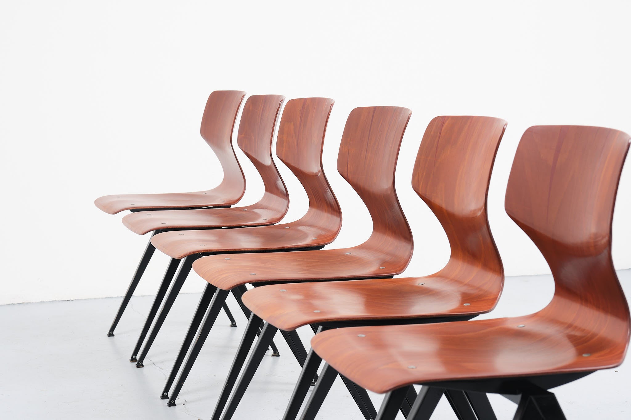 Chaise vintage Galvanitas S19 1ère édition chêne et noir