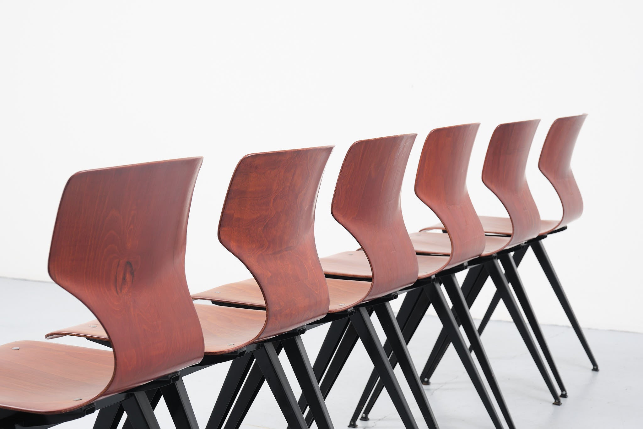 Chaise vintage Galvanitas S19 1ère édition chêne et noir